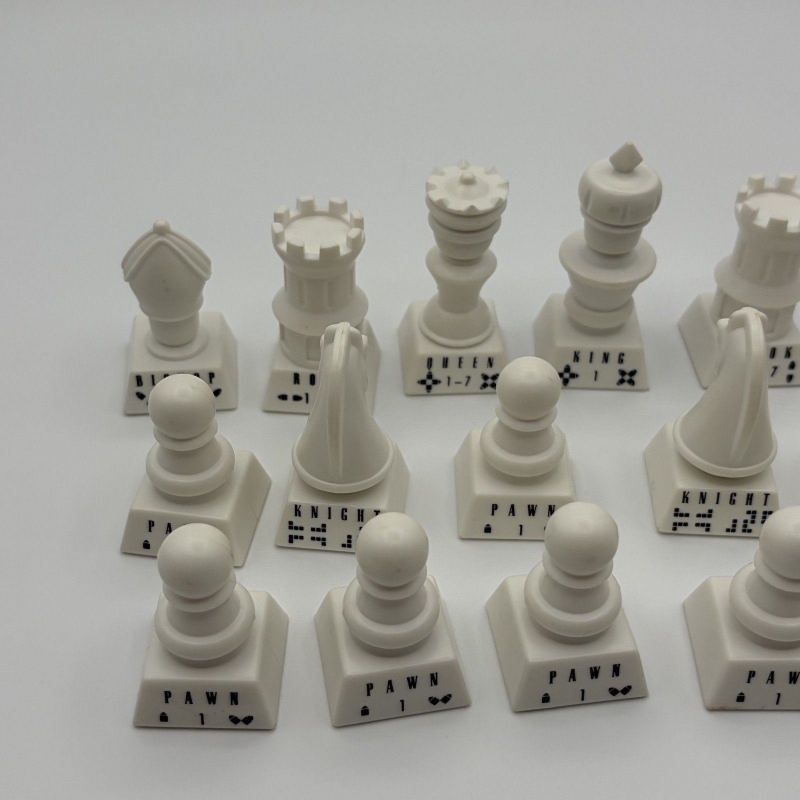 Discovery Toys The Right Moves Self-Teaching Beginners Chess Replacement 1995