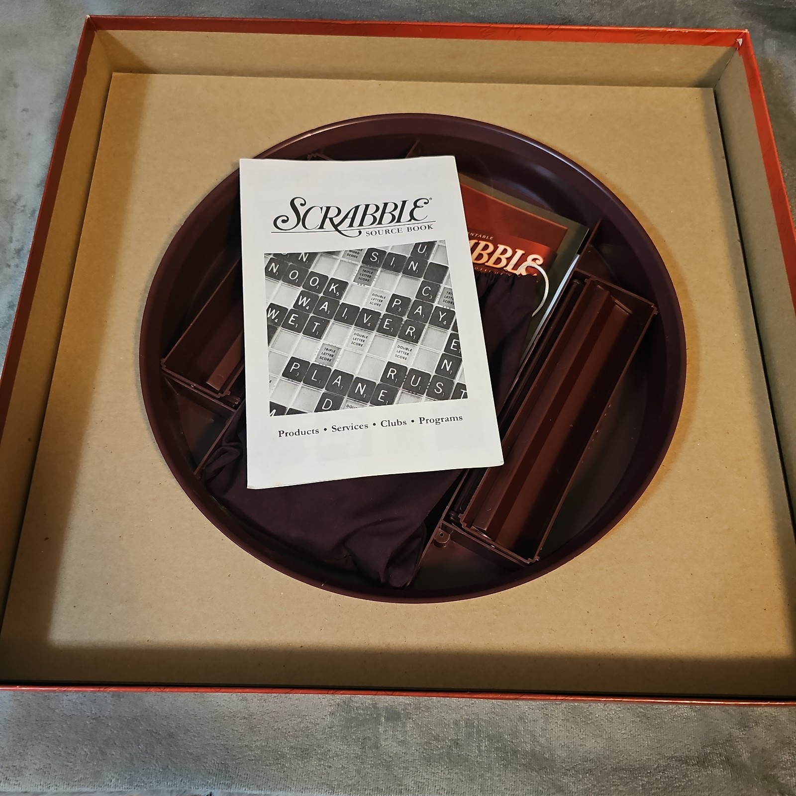 Turntable Deluxe Scrabble Crossword Game Hasbro 2001 Edition – 100% Complete