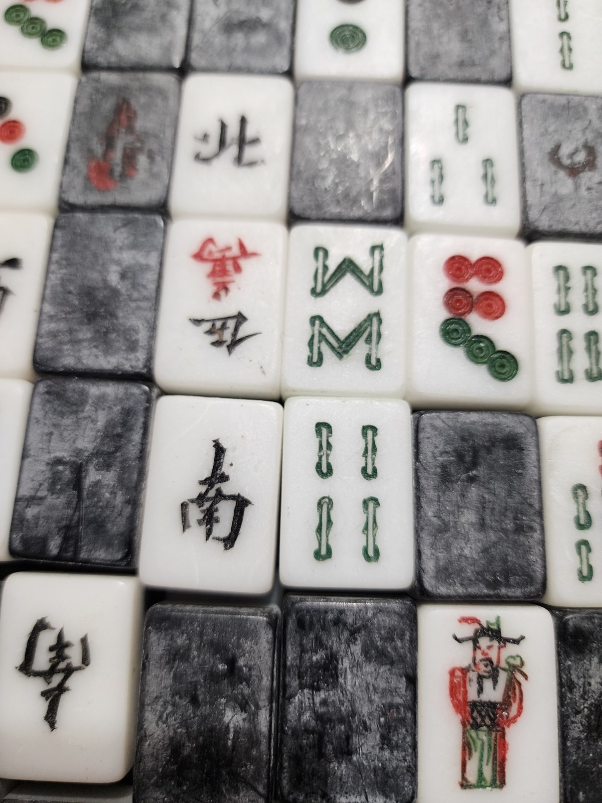 Vintage Mahjong Set – 144 Pieces Very Rare w/ Case and Black Backing, very old