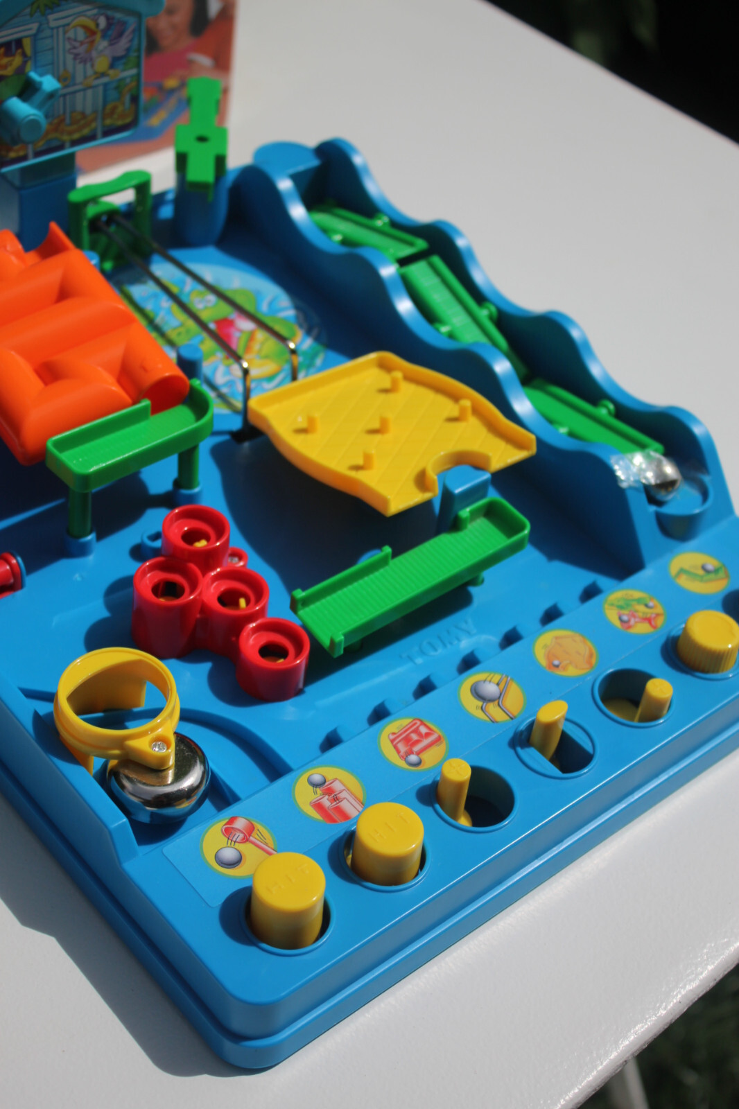 Tomy Tricky Ball Screwball Scramble Board Game