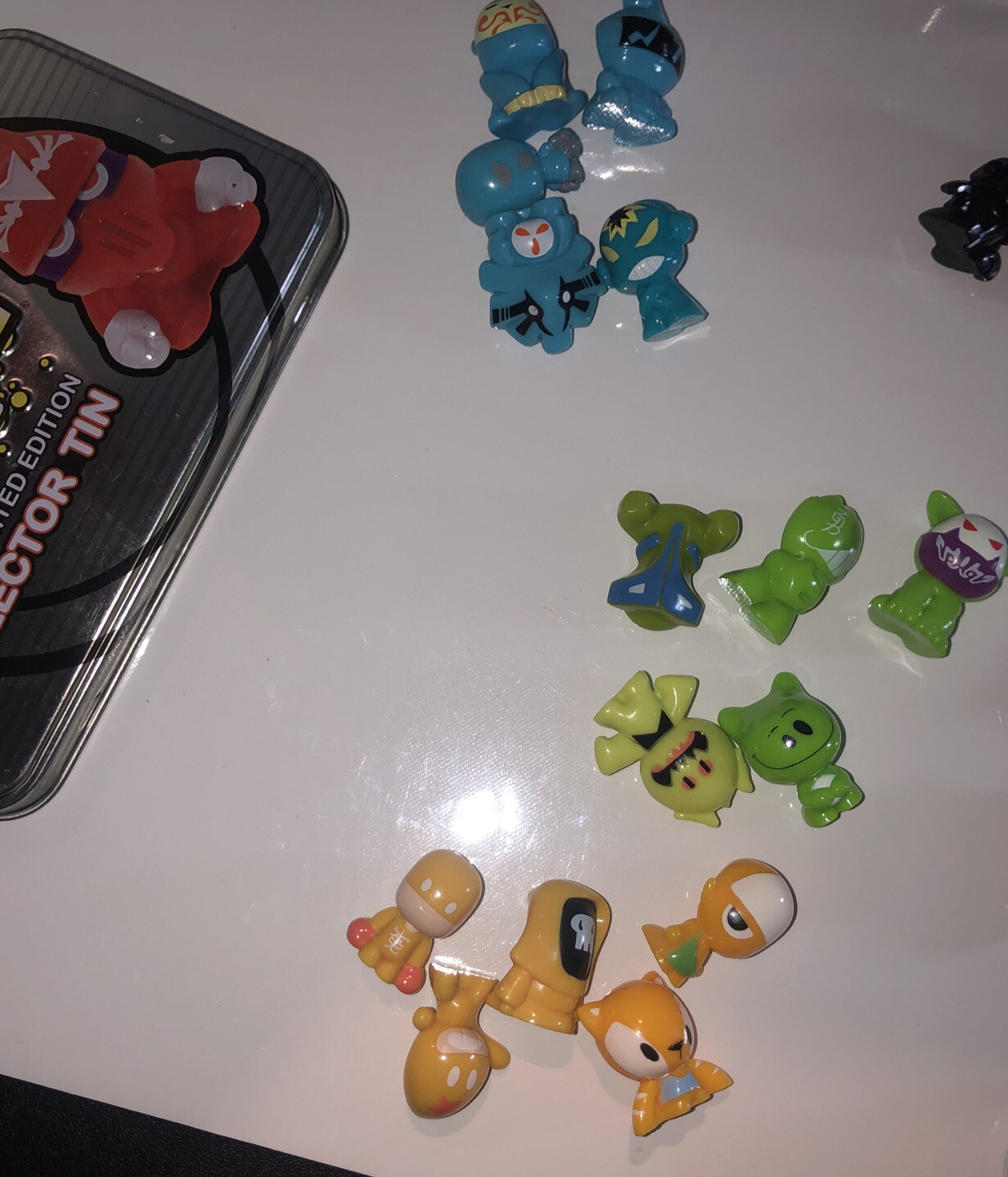 Gogos’ Crazy Bones Figures x 35 Lot Bundle and tin with stickers on it. see pic.