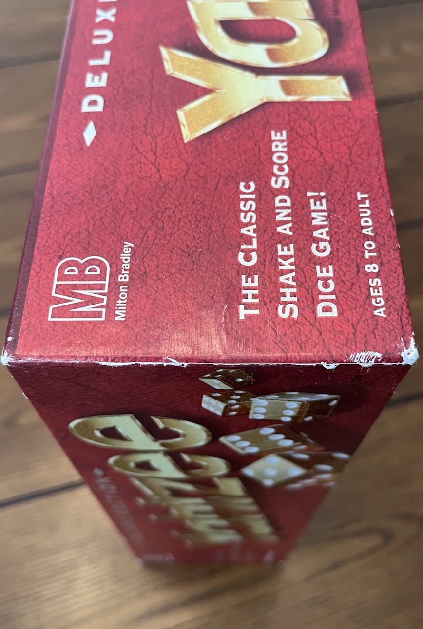 1997 Milton Bradley Yahtzee Deluxe Edition Complete Gold Fleck Dice Felt Tray