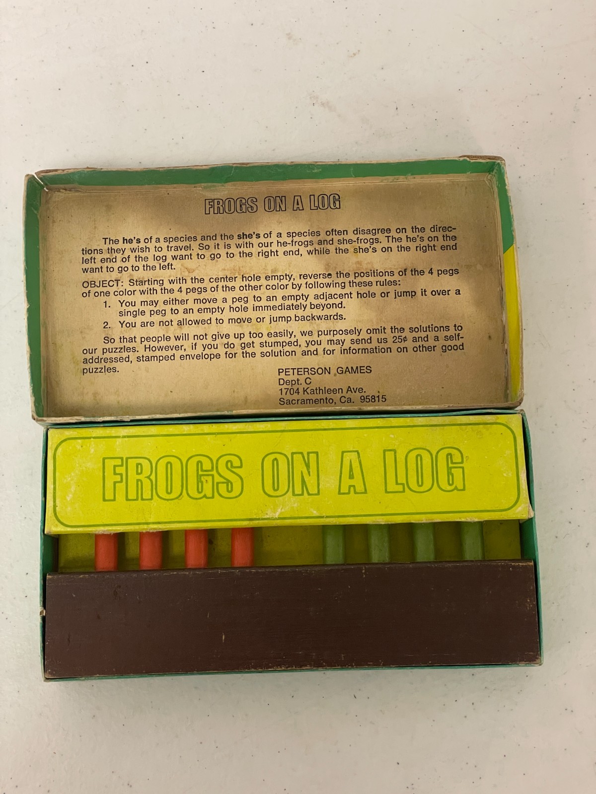 Vintage Peterson Games Frogs on a Log Logic Puzzle Box No. 104 Damaged Box