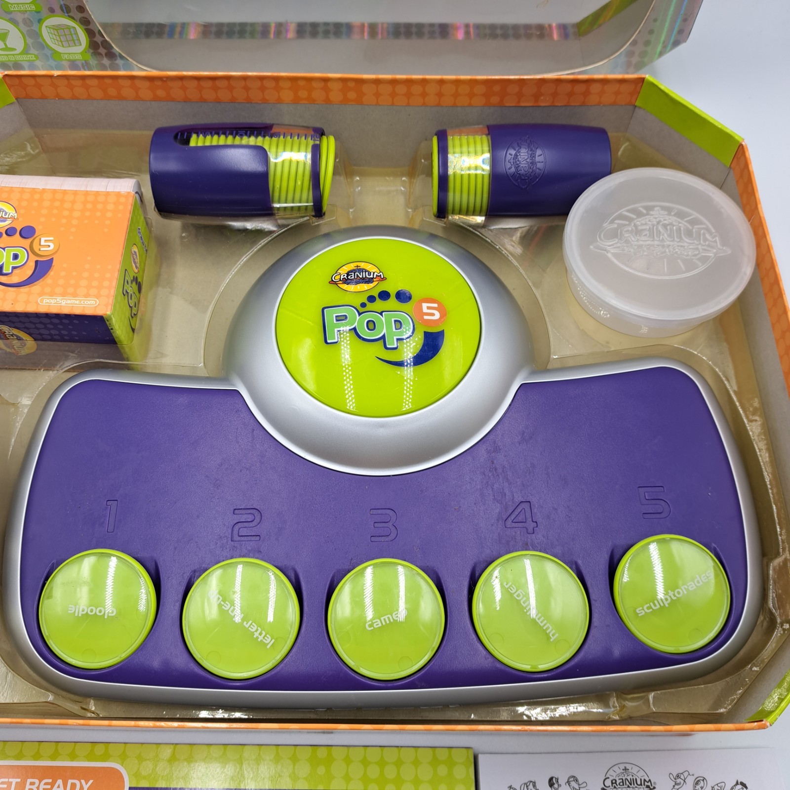 Cranium Pop 5 Adult Pop Culture Console Trivia Game Complete ( No Clay) 2006