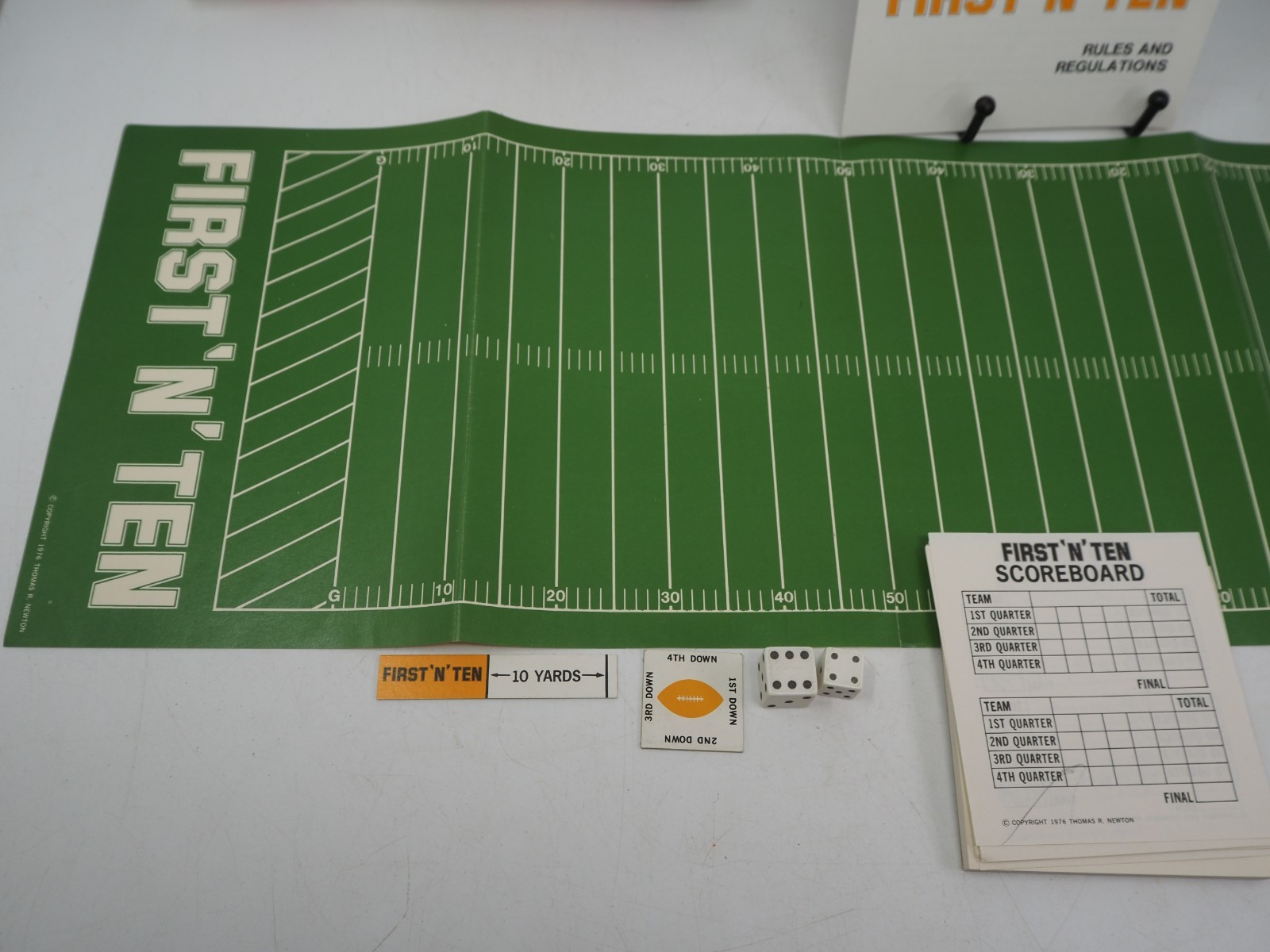 1976 First ’N’ Ten Football Dice Game Complete w/ Packer Bear Viking TD Contest