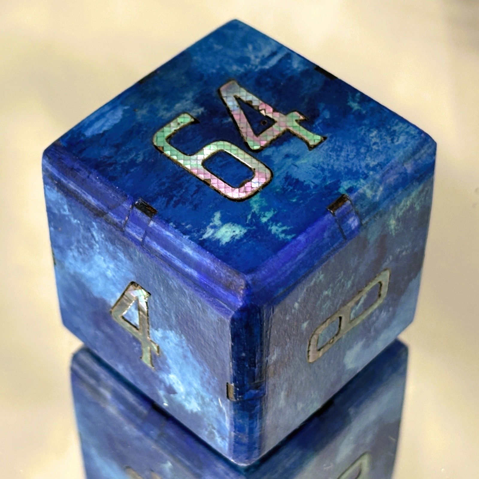 Neptune’s Nacre – Deep Blue Radiance – Backgammon Doubling Cube 36mm