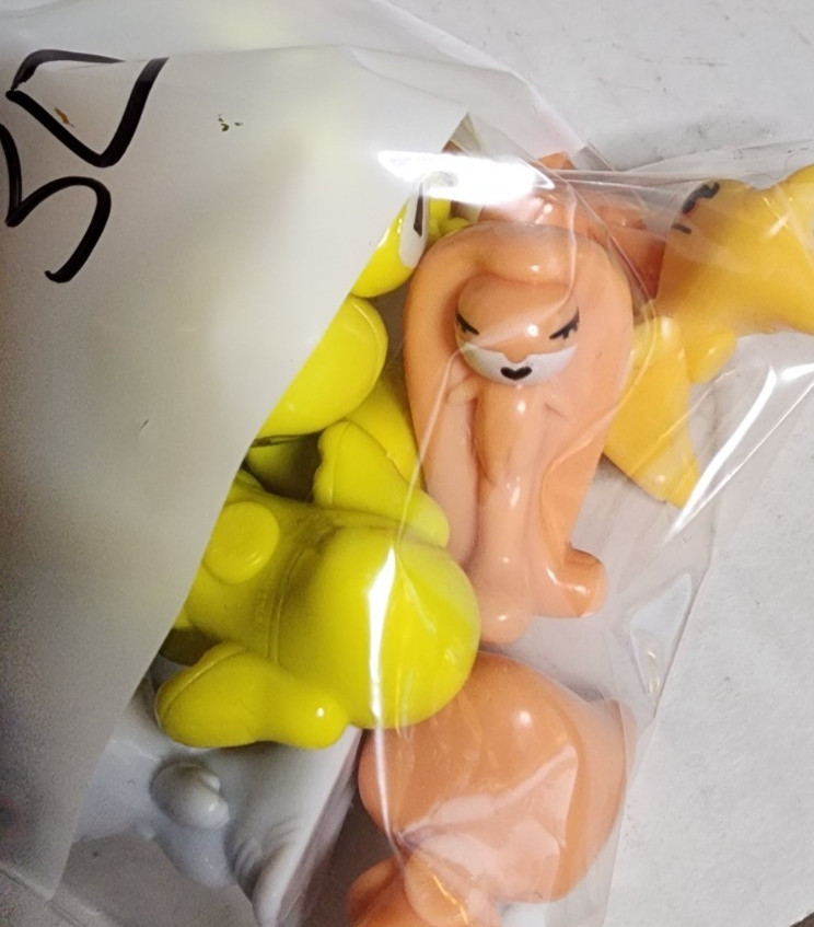 Gogo Crazy Bones Lot of 30: Yellow and Tan tone, Random