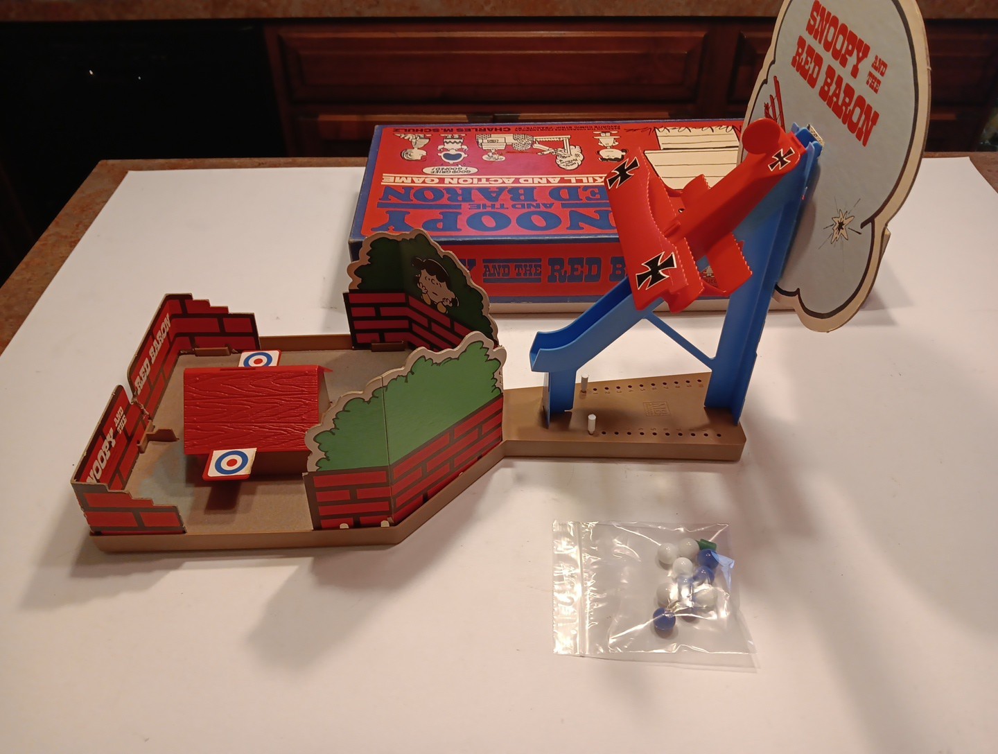 Vintage 1970, Milton Bradley, Snoopy and the Red Baron Skill and Action Game
