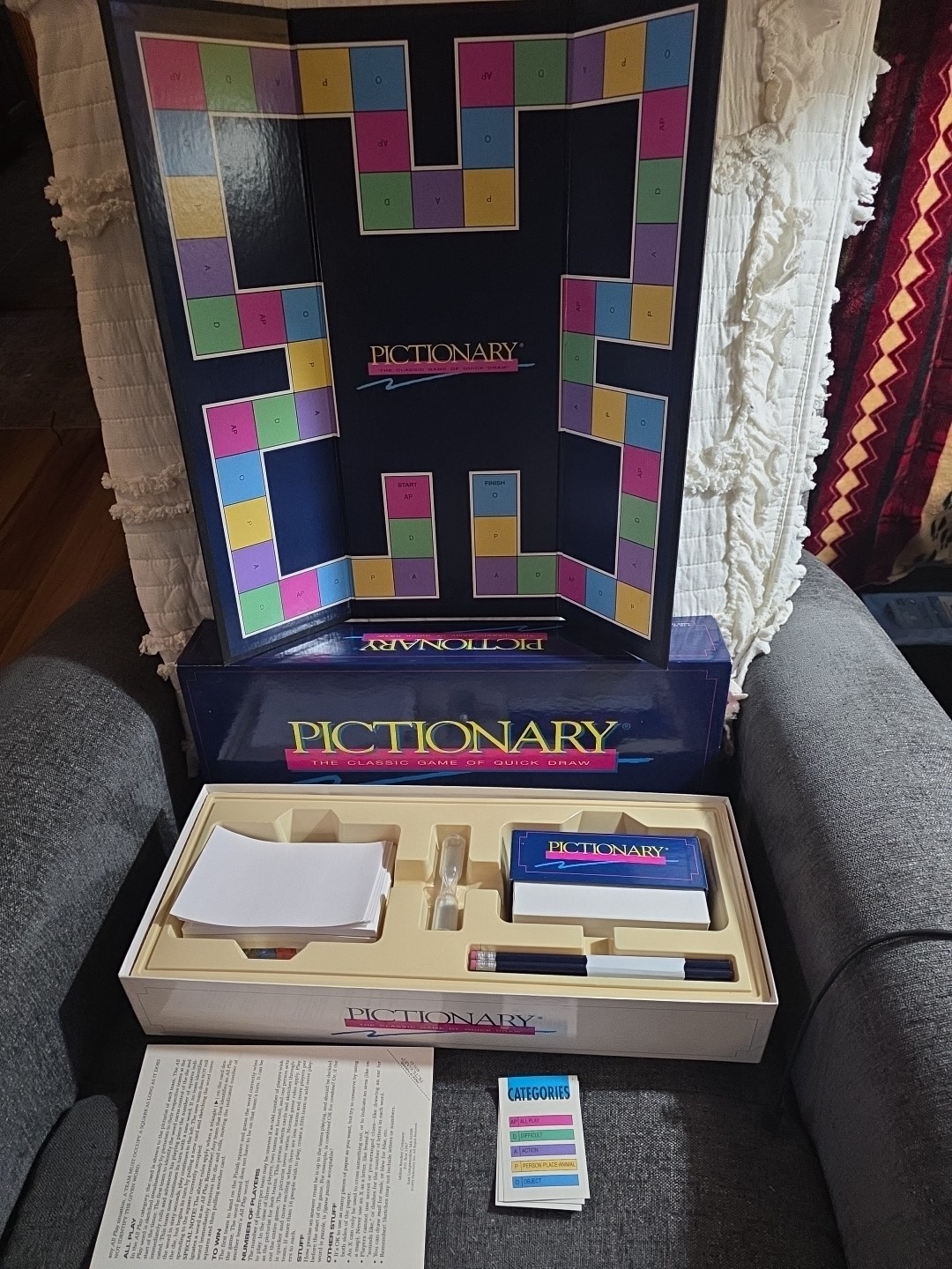 Vintage 1993 Milton Bradley Pictionary Board Game 90s – Great Condition COMPLETE