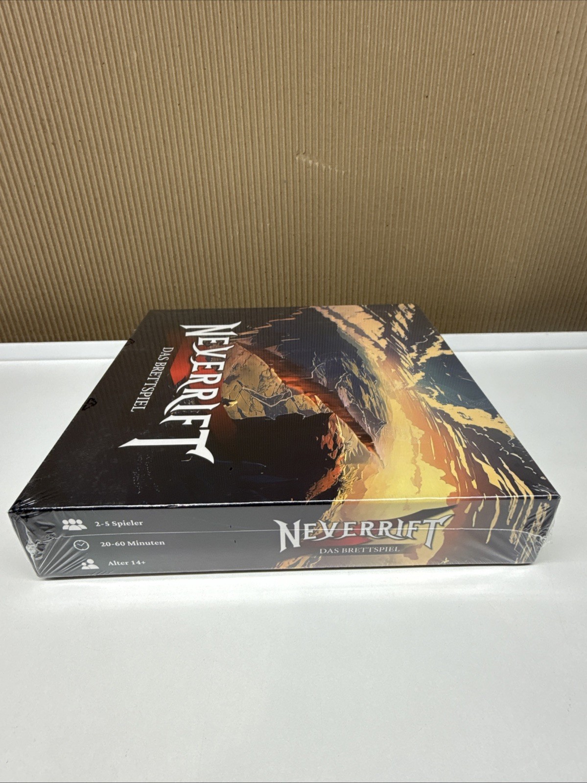 Gate to the games Neverrift Box NEW German Starter Kit. (das Brettspiel)