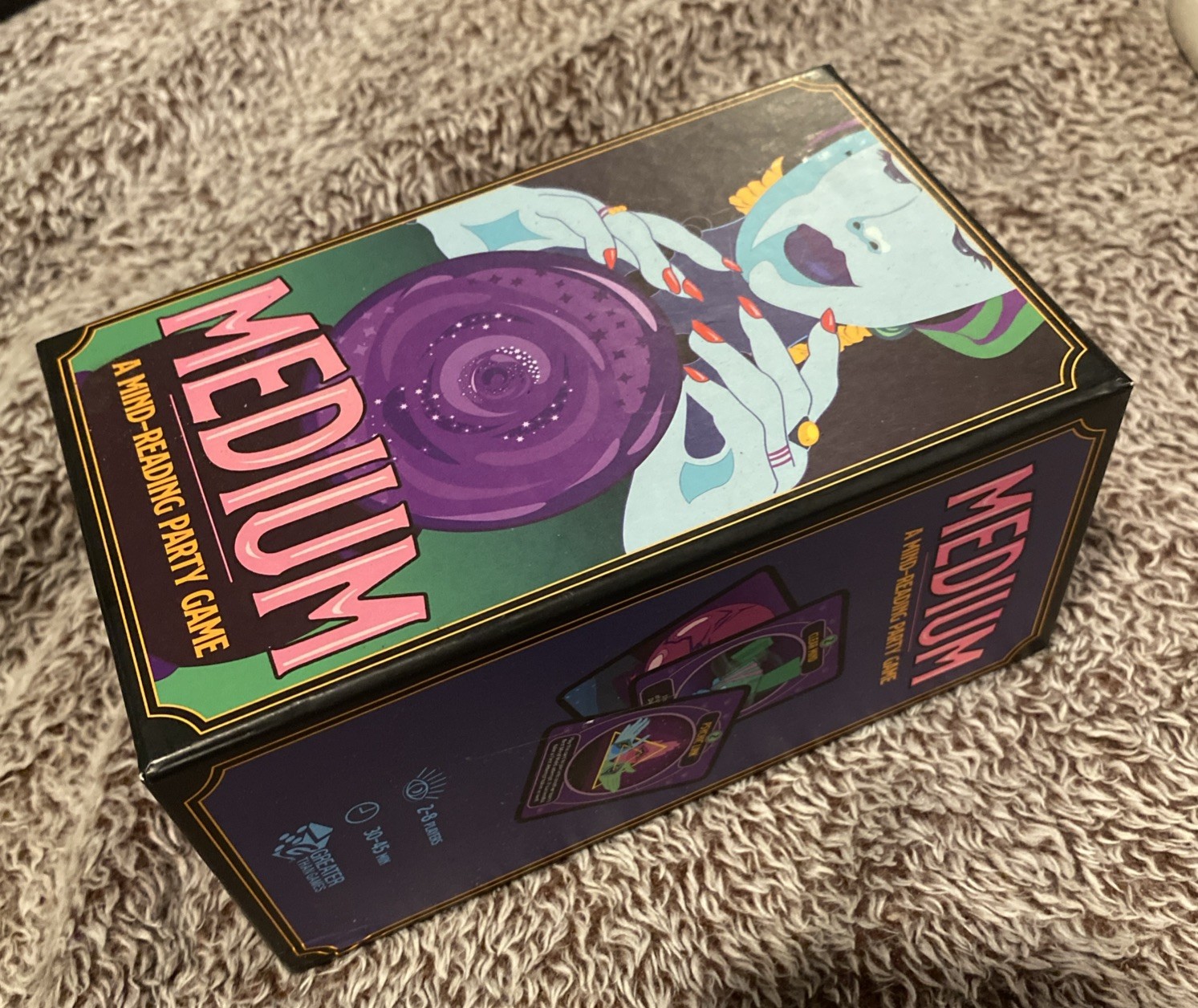 Medium -A Mind Reading Party Game – Greater Than Games – Unplayed – Cards Sealed