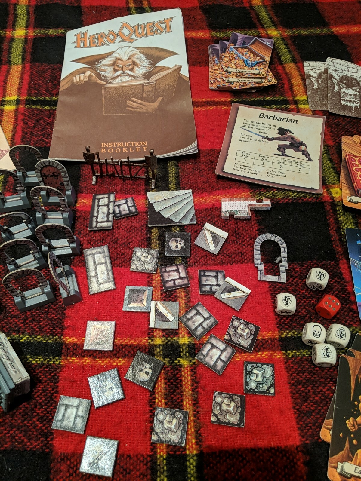 HEROQUEST Replacement Cards, Furniture, Figures (See pic 2 for more) incomplete