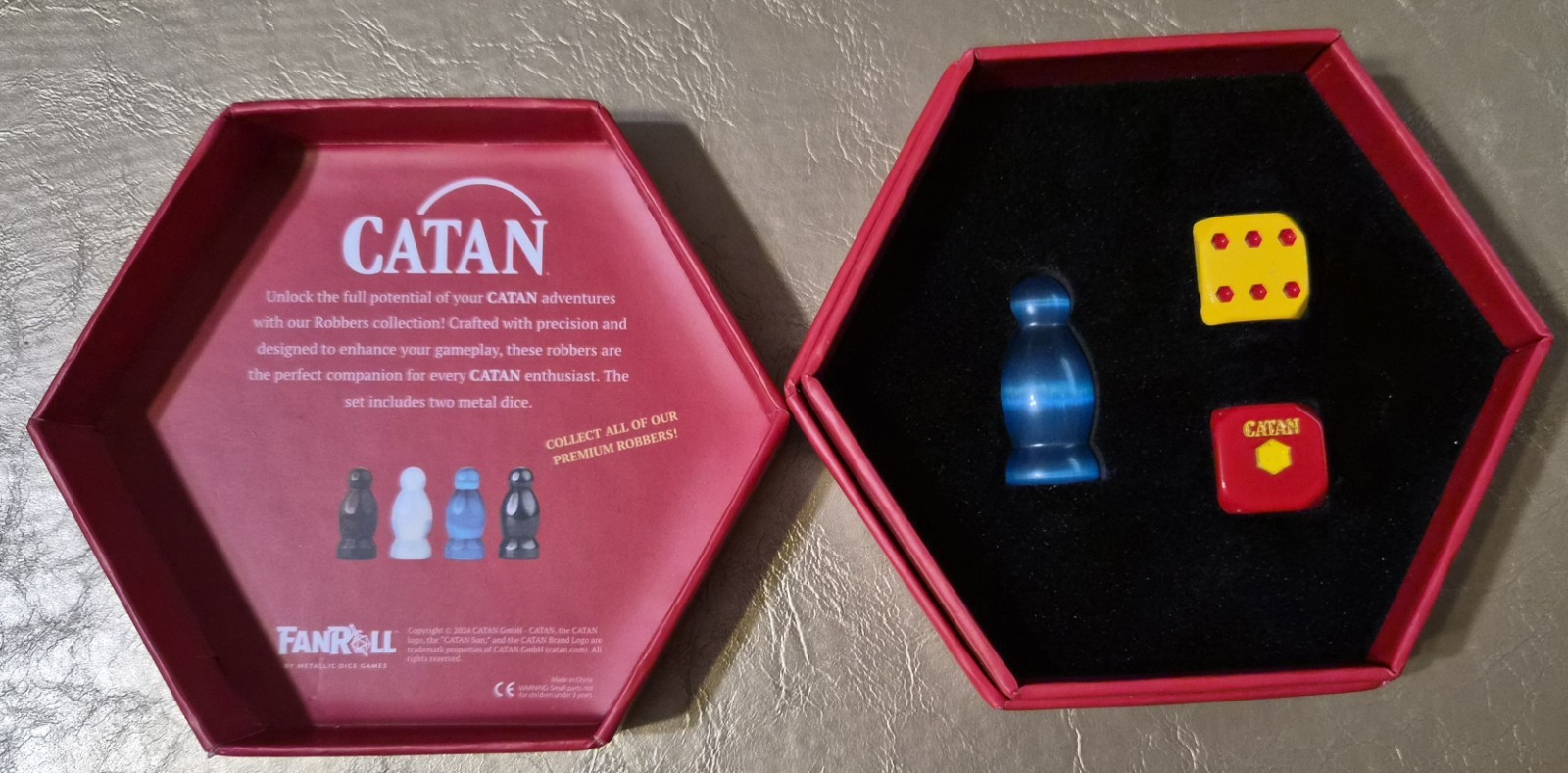 CATAN CAT’S EYE AQUAMARINE PREMIUM GEMSTONE ROBBERS WITH METAL DICE NIB