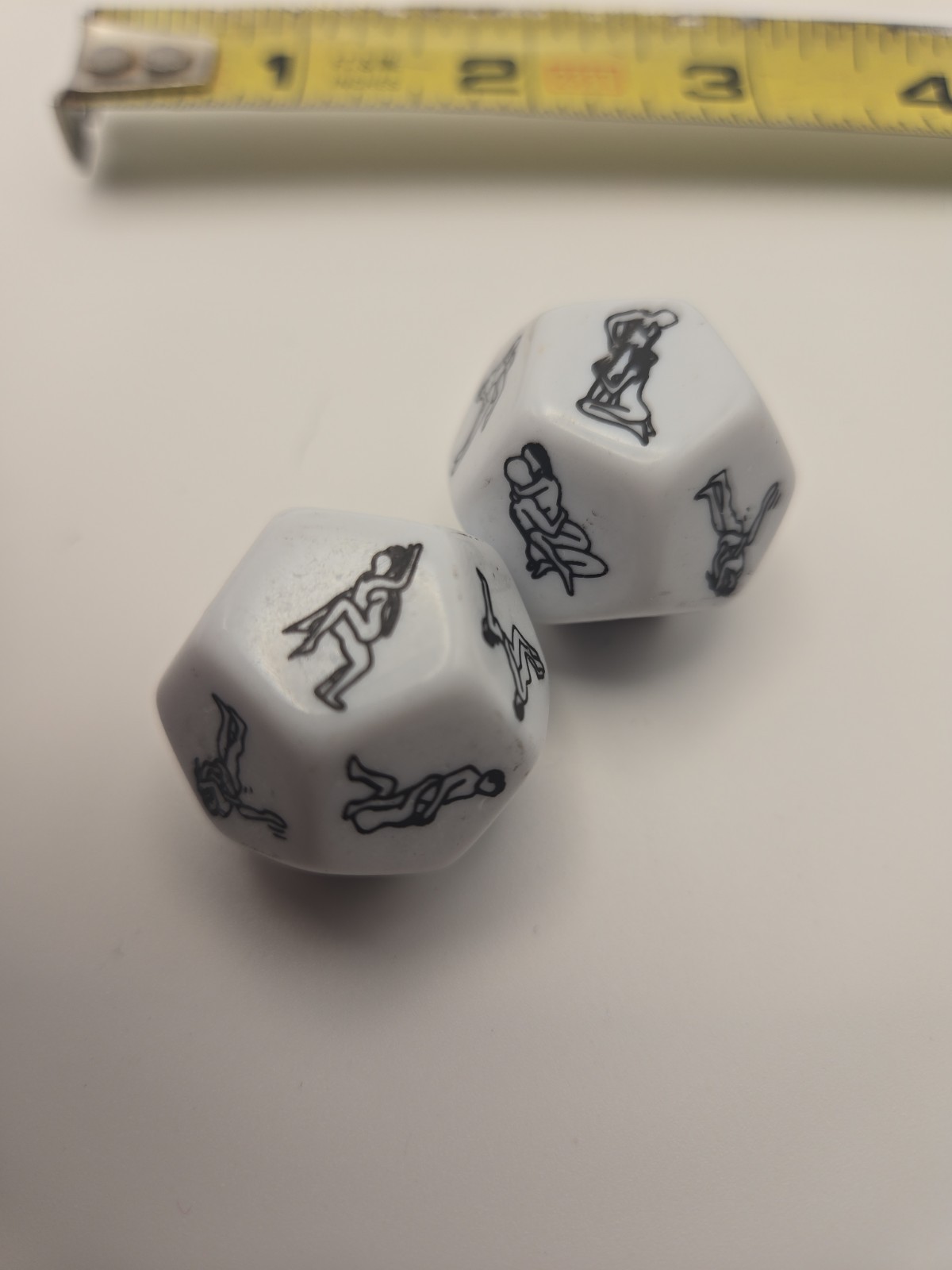 2Pcs 12 Side Sex Position Dice Bachelor Party Adult Couple Lover Novelty (7C3)