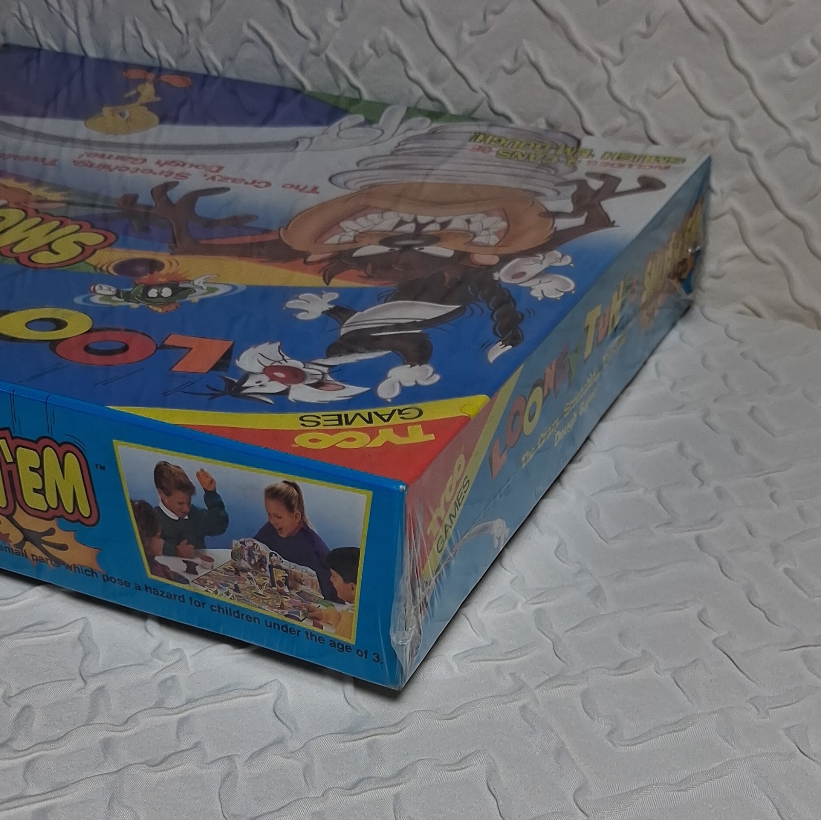 Tyco Games Looney Tunes Smush ‘Em Board Game w/ 4 Dough Cans 1994 MPN 7071