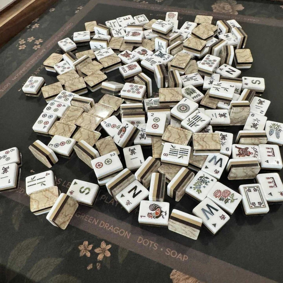 160 American Mahjong Tiles 4-Layer Acrylic Marble Pattern Engraved Set
