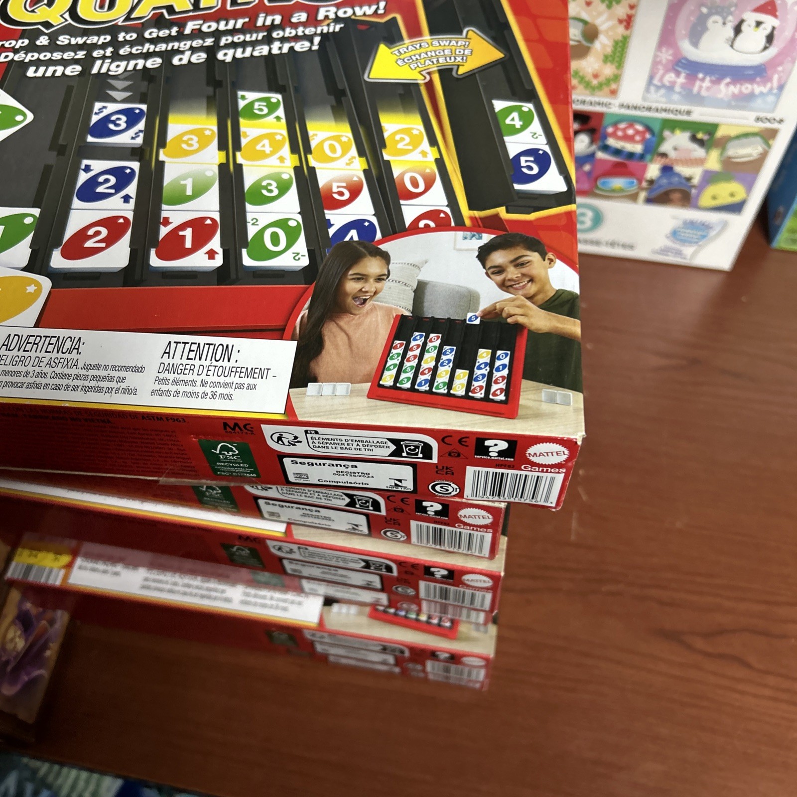 Mattel Games UNO Quatro Game with Colored Tiles & Plastic Grid for Family