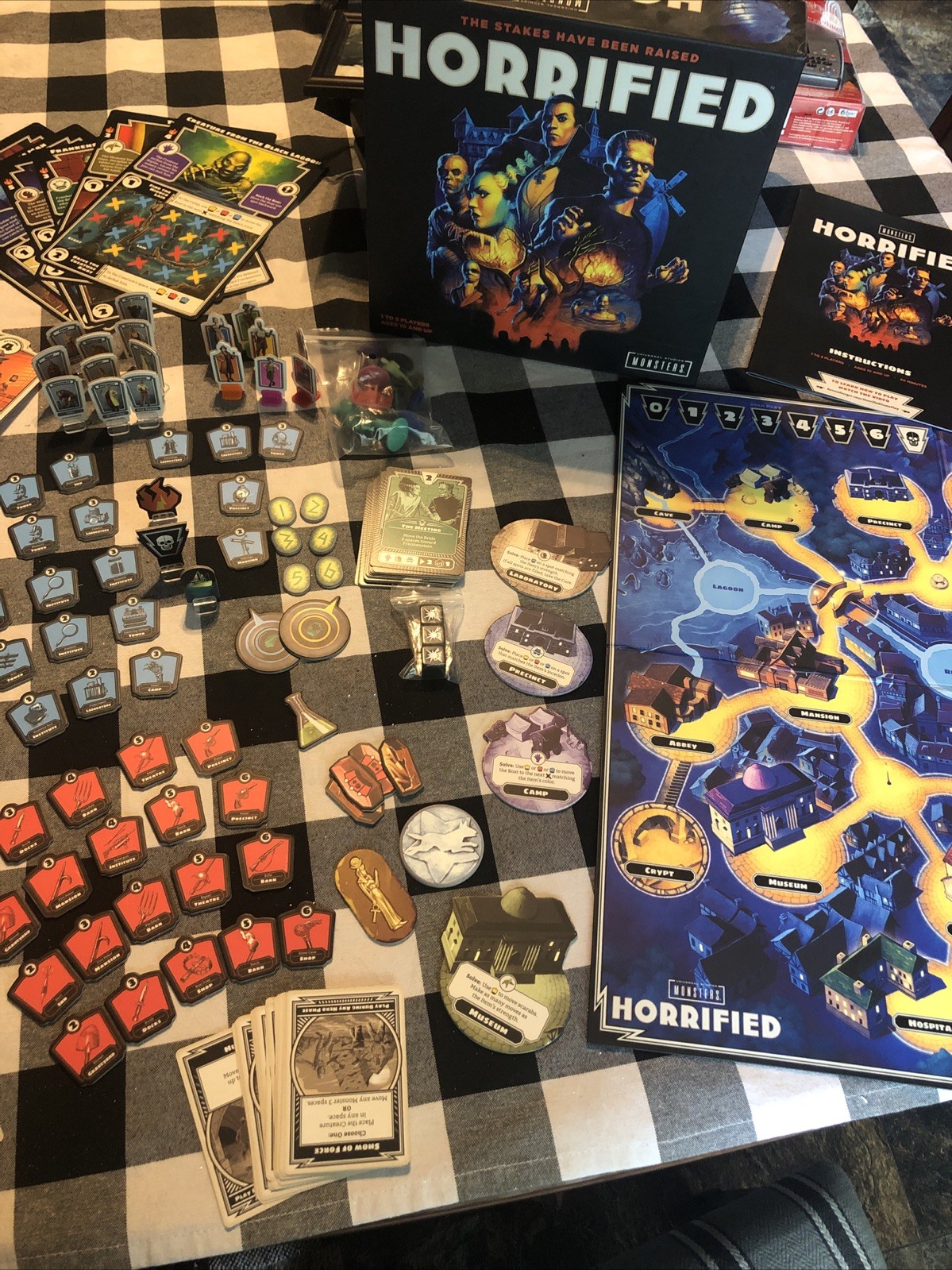 Horrified: Universal Studios Monsters • Strategy Board Game • Complete • Mint