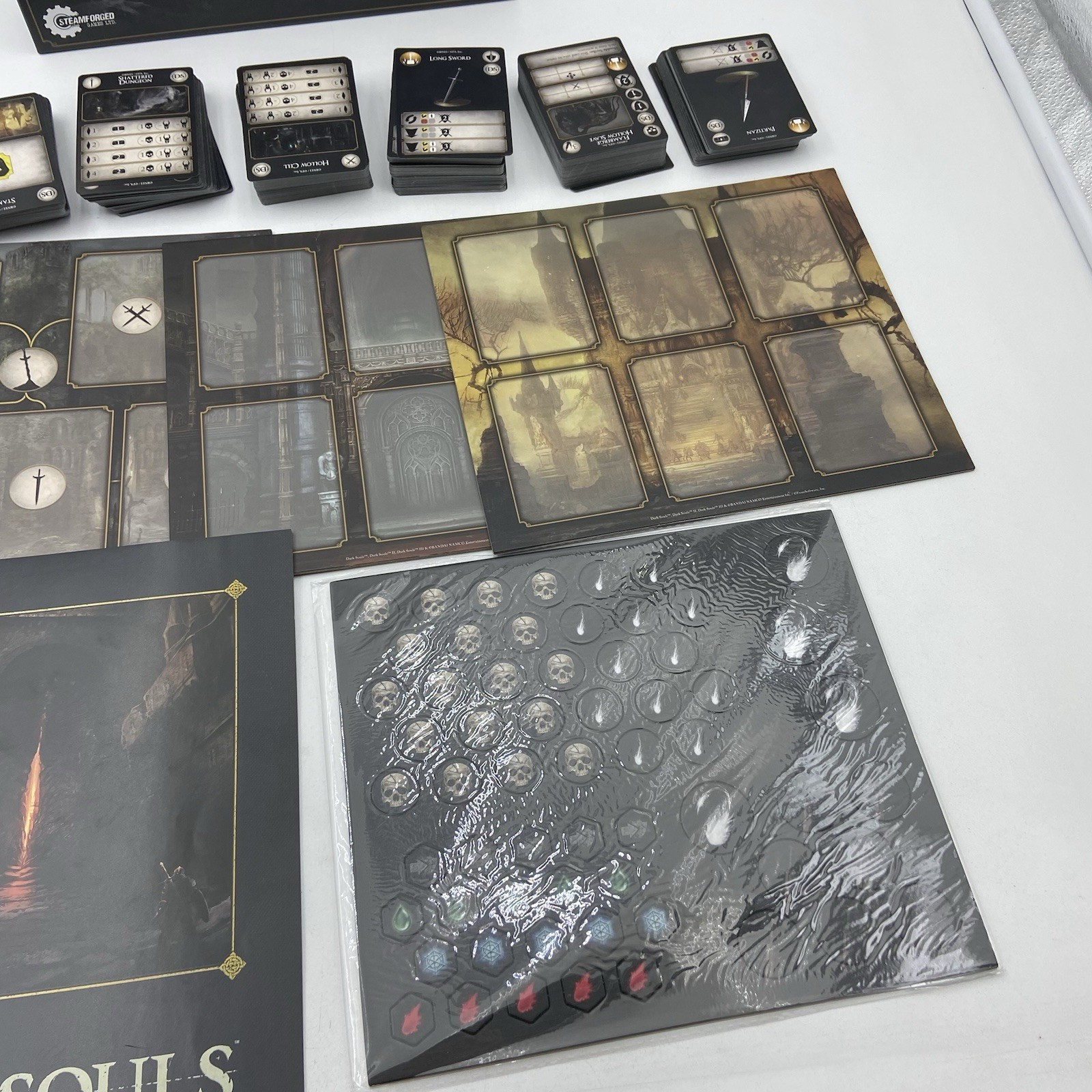 Steamforged Games – Dark Souls The Card Game Never Played, Items Sealed Inside