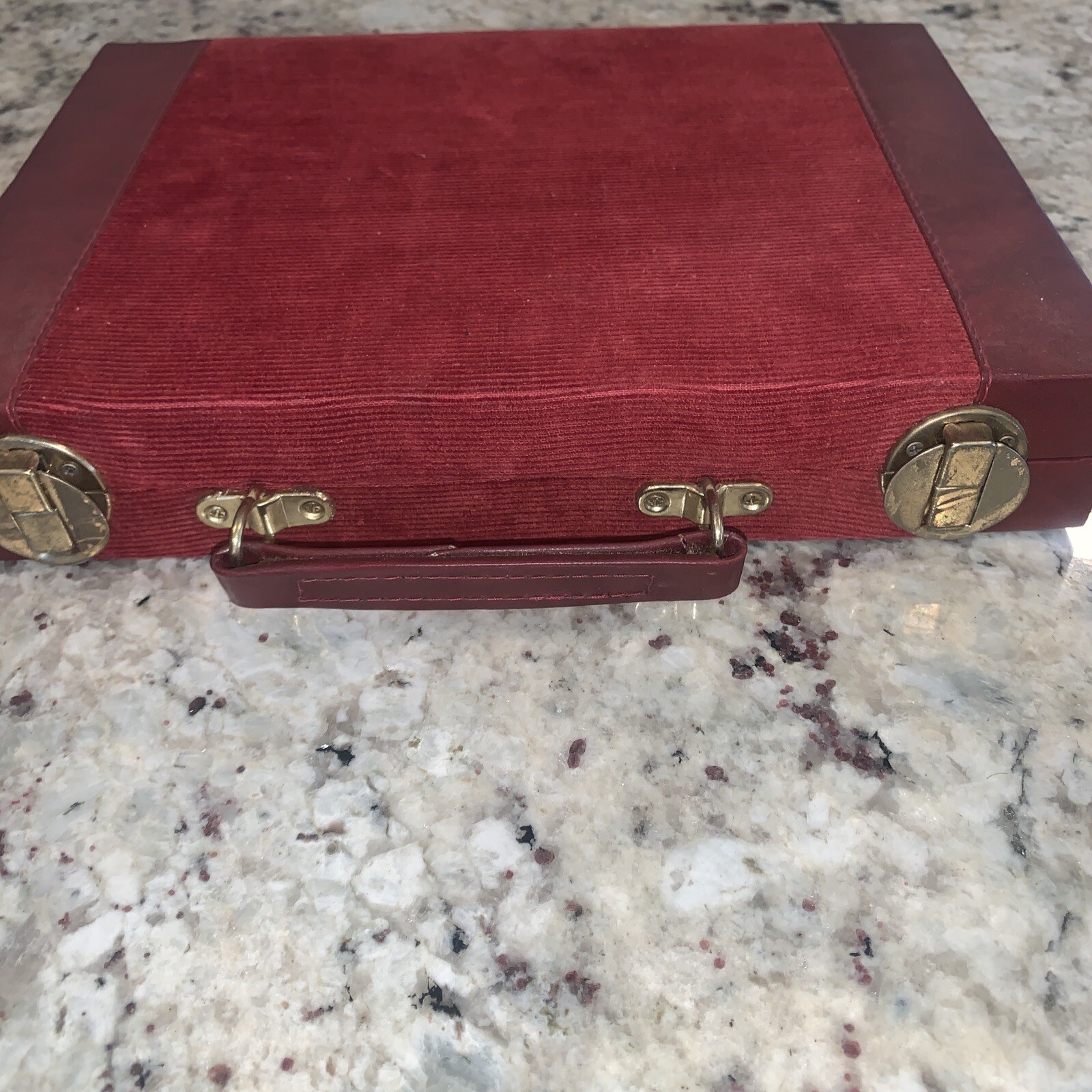 Cambor Backgammon Set. 4 Dice Cups Checkers Doubling Cube Maroon Size 11”x8” Vtg