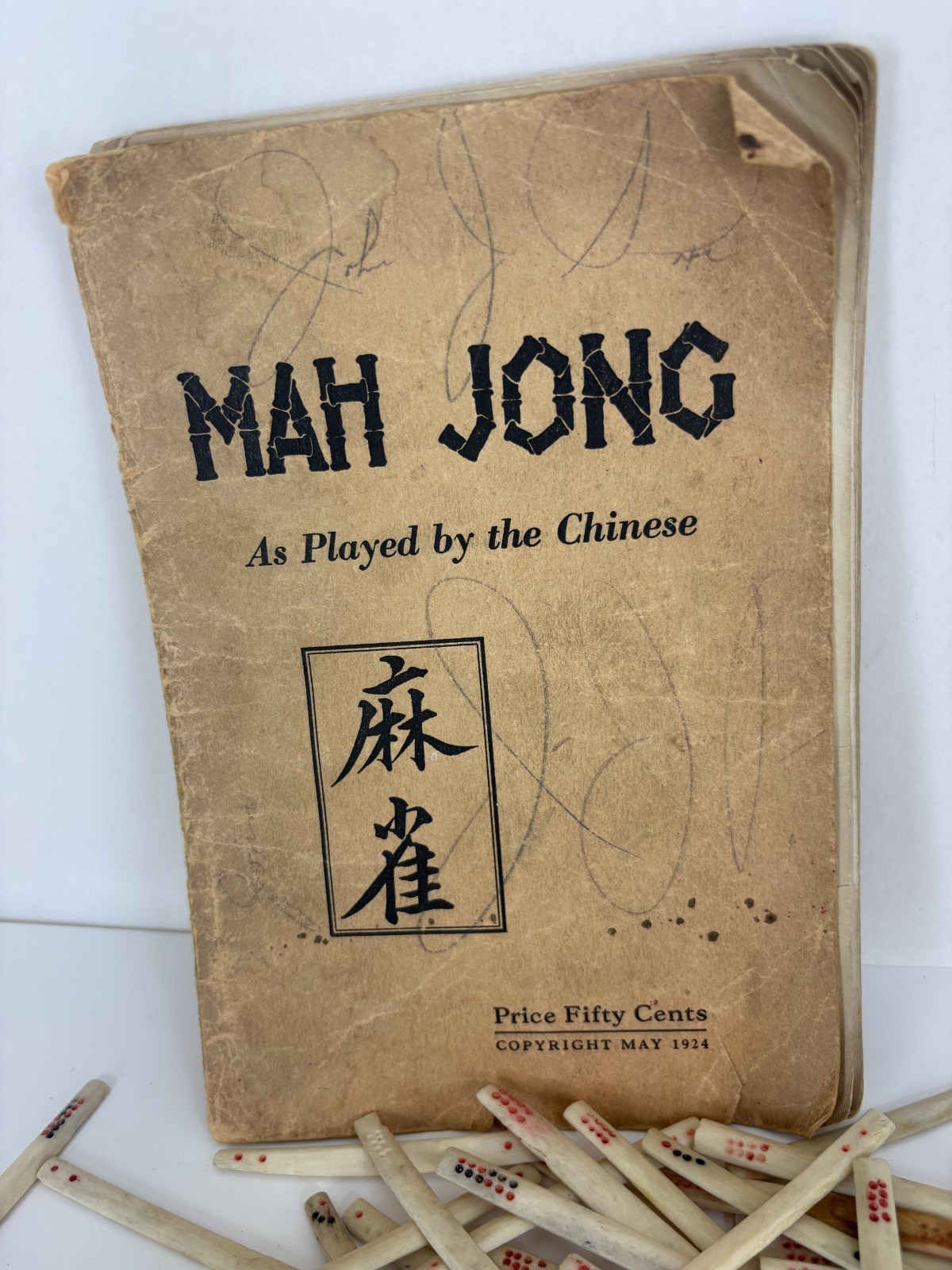 Vintage Mah Jong Set 133 Bamboo Tiles & 101 Sticks