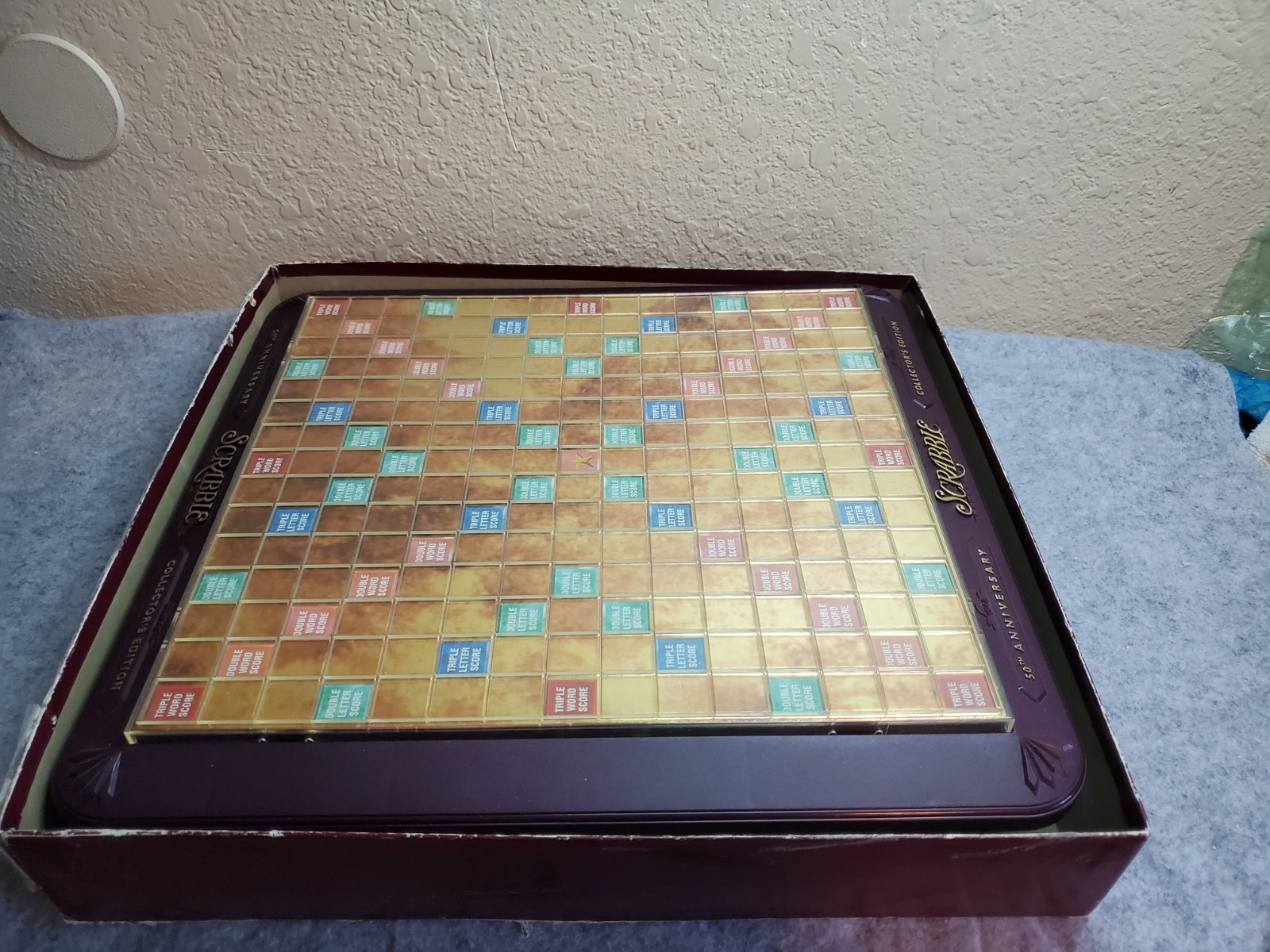 Scrabble Deluxe Turntable, 50th anniversary, 100 Blue letters, no timer or book