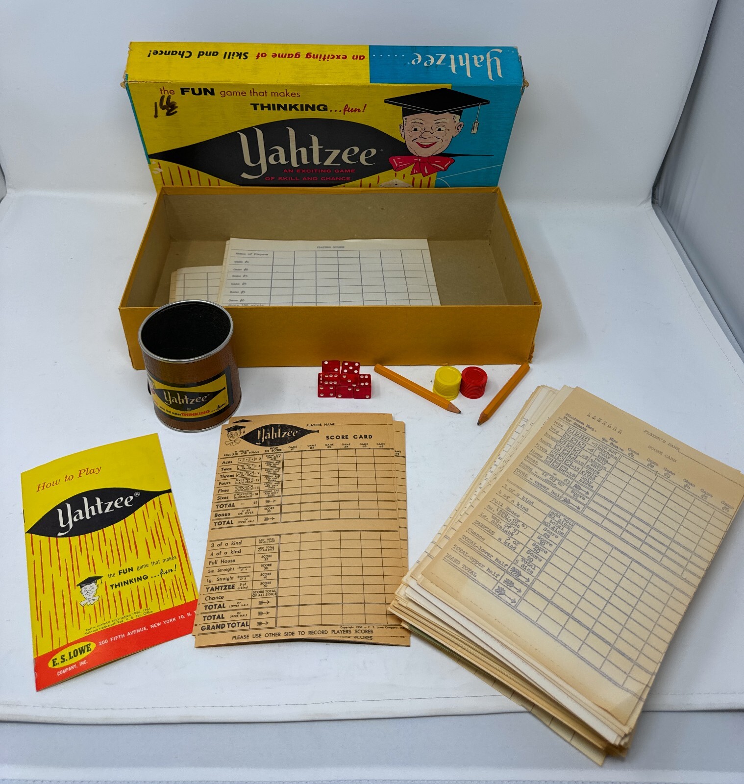 VINTAGE Yahtzee 1956 Dice Game All Dice Chips E.S. Lowe