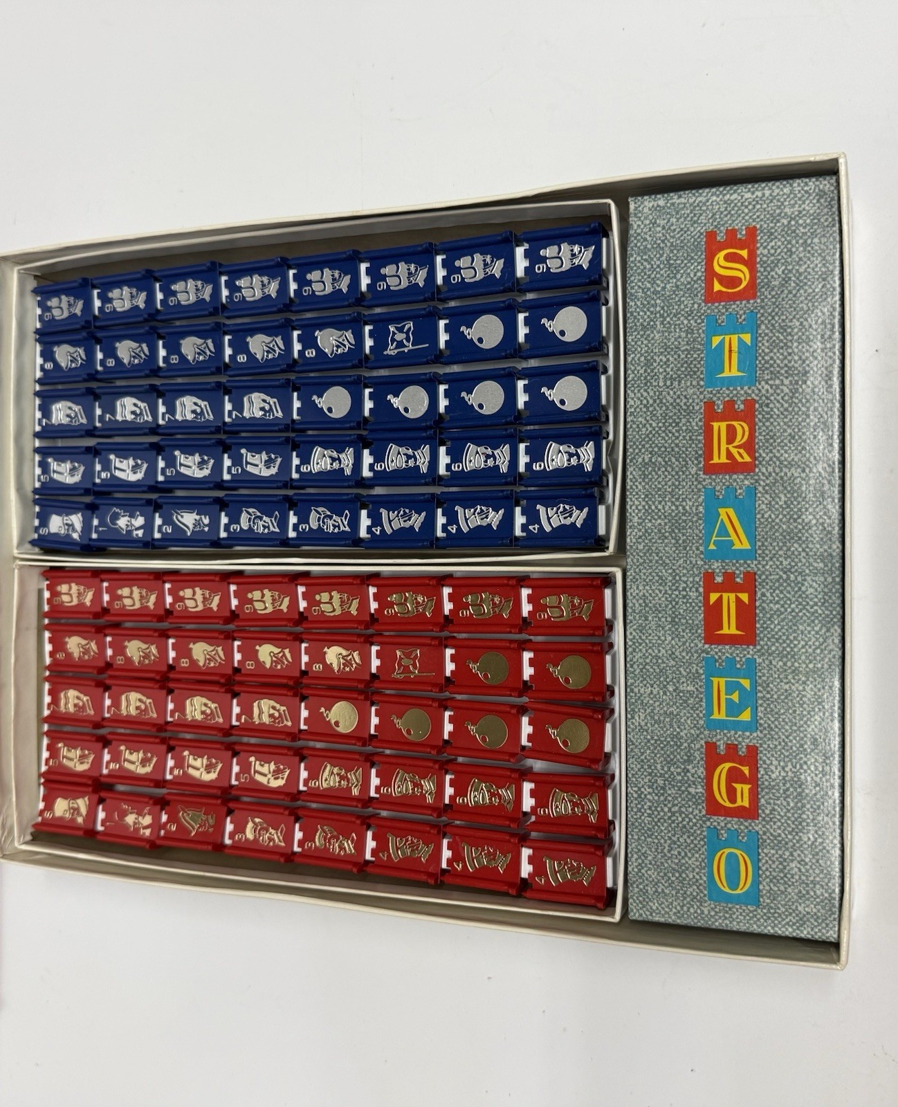 Milton Bradley Stratego Fine Edition Board Game Complete Set 2 Players 10+ 1961