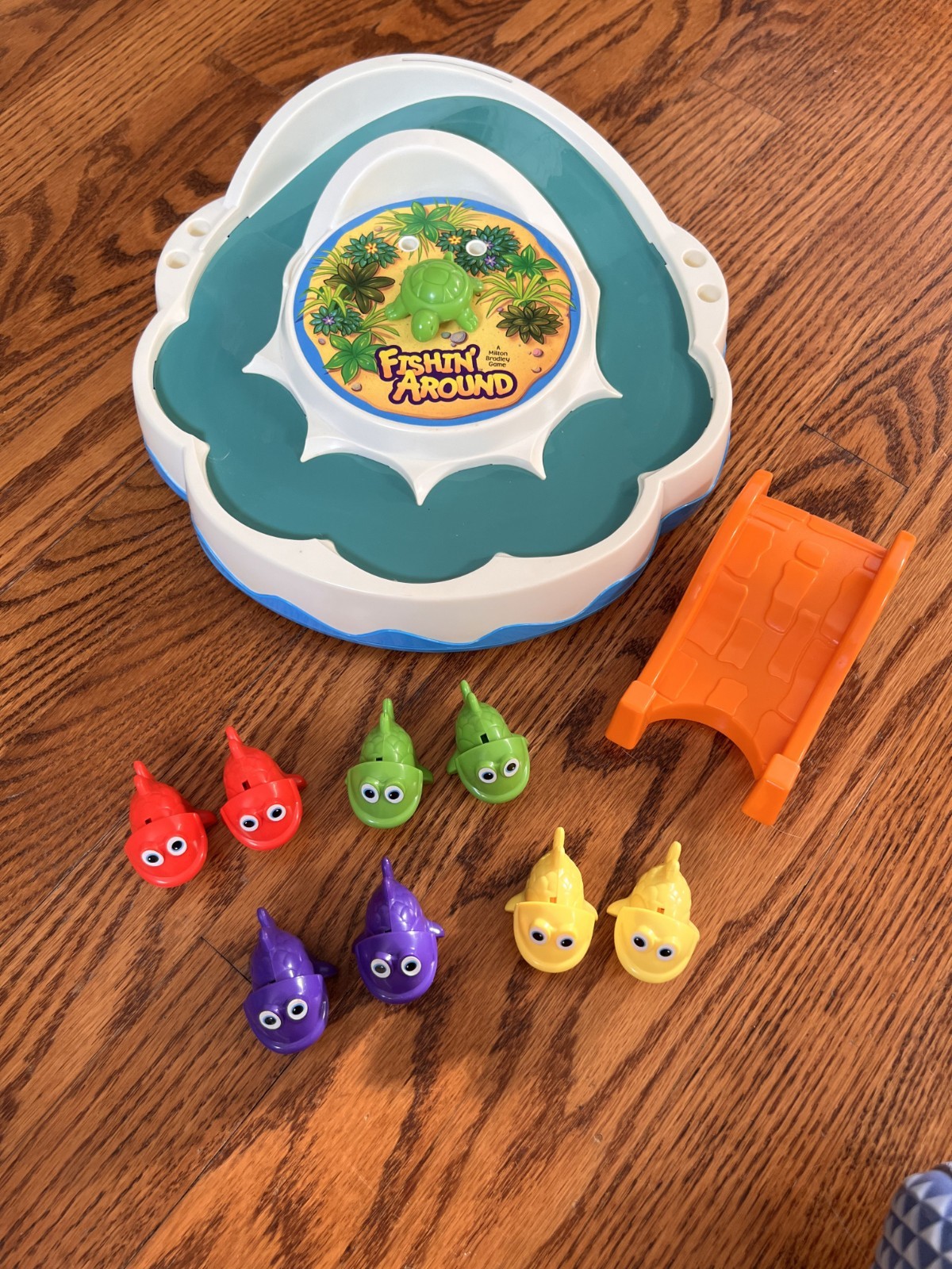 VTG 1997 Fishin’ Around Game Milton Bradley 100% COMPLETE! Works!