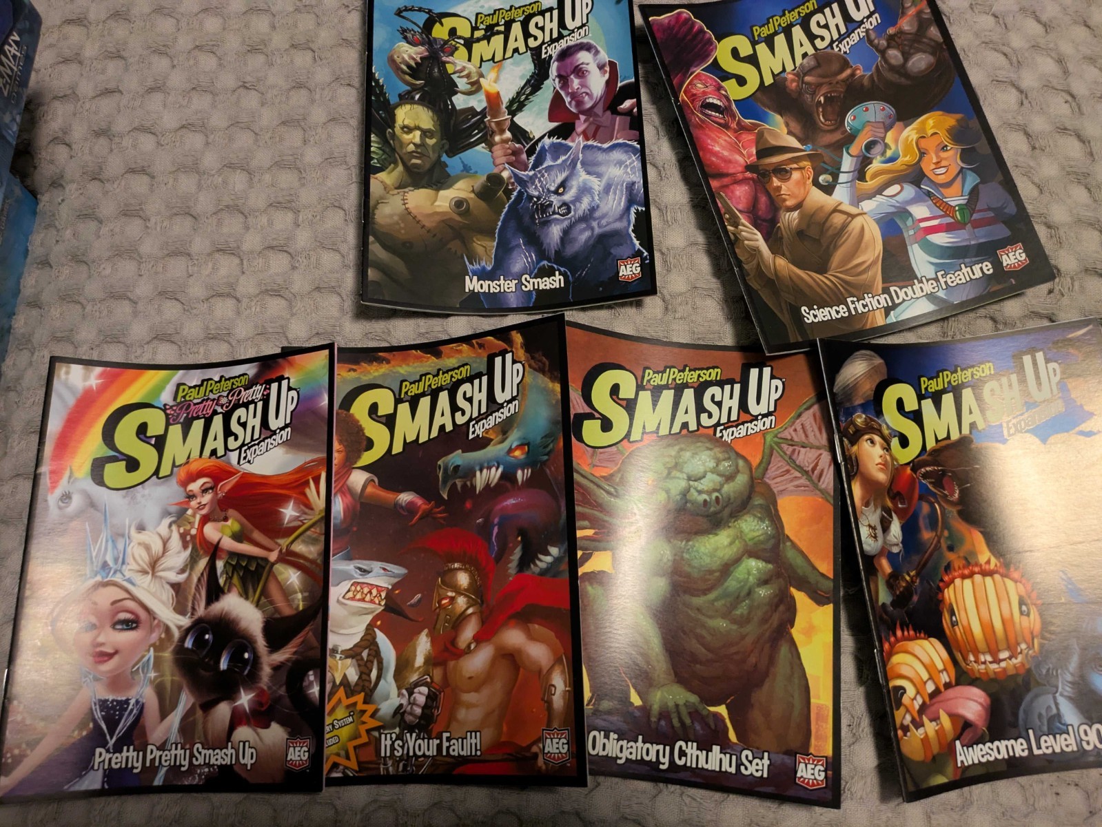 Smash Up Big Geeky Box + 8 Expansions – Monster, Your Fault, Pretty, All Star, +