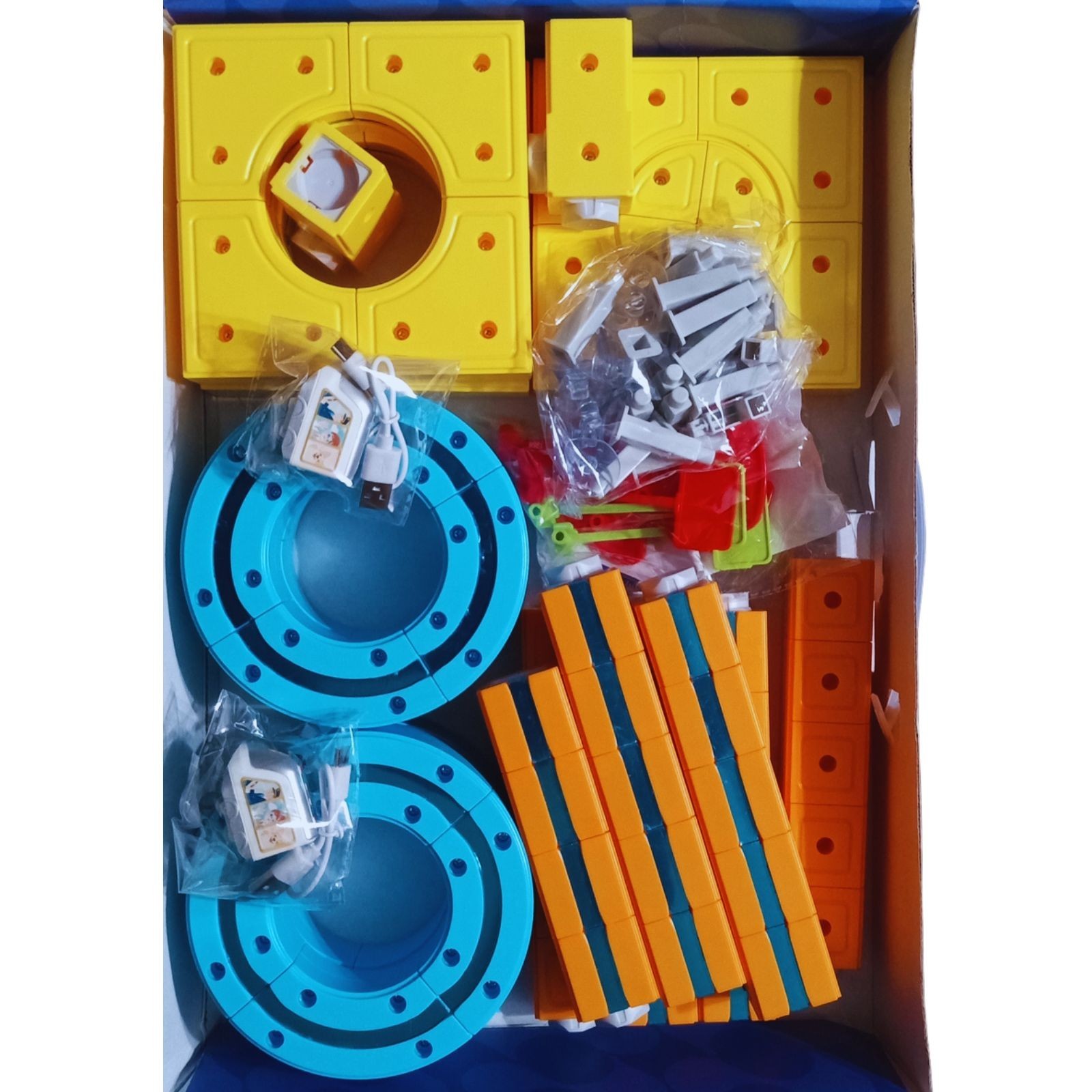 Magnetic DIY Versatile Train Car Set: For Kids 3+ Years Old