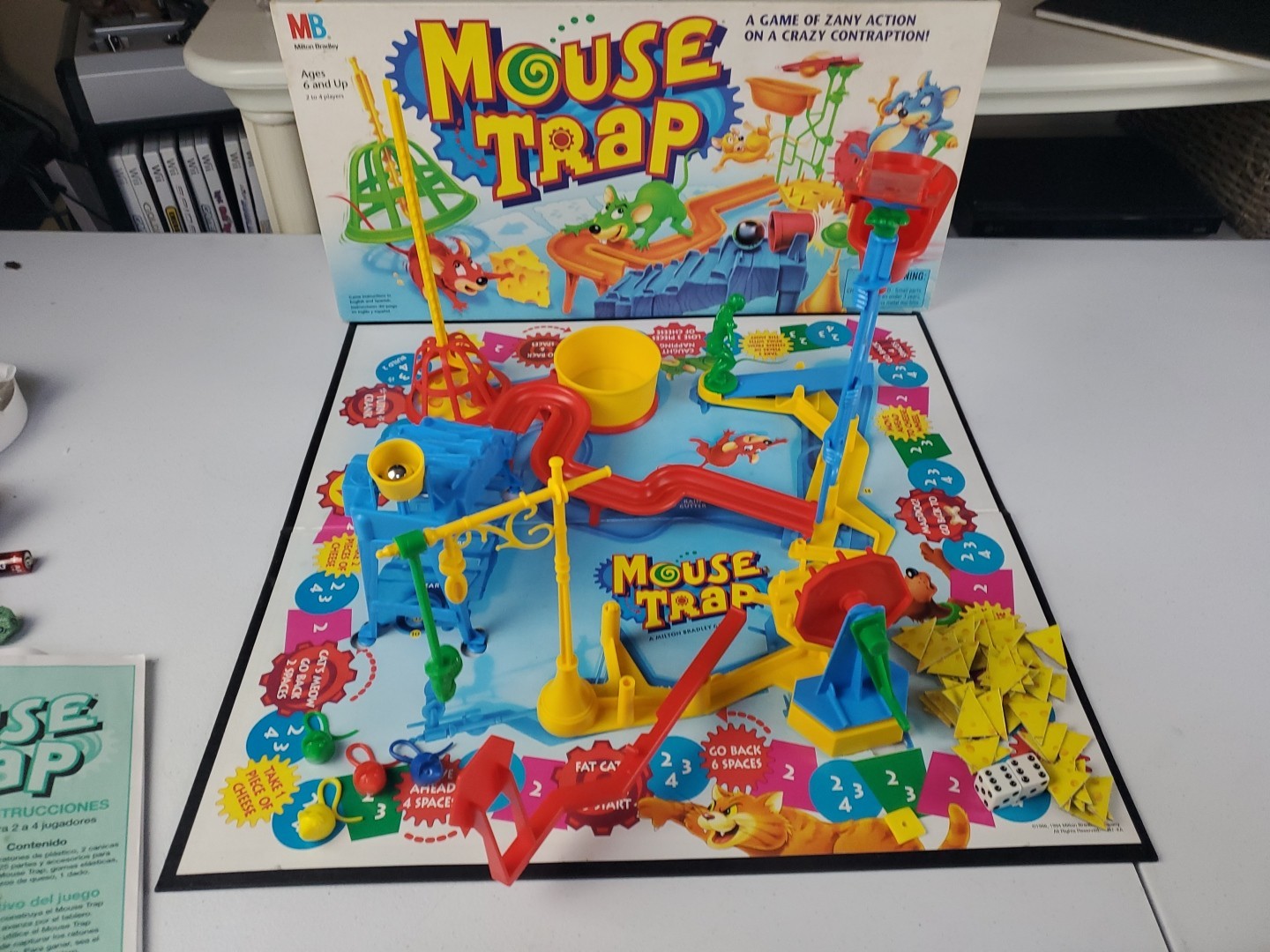 VINTAGE Mouse Trap COMPLETE Milton Bradley 1994 Classic Board Game Kids Family