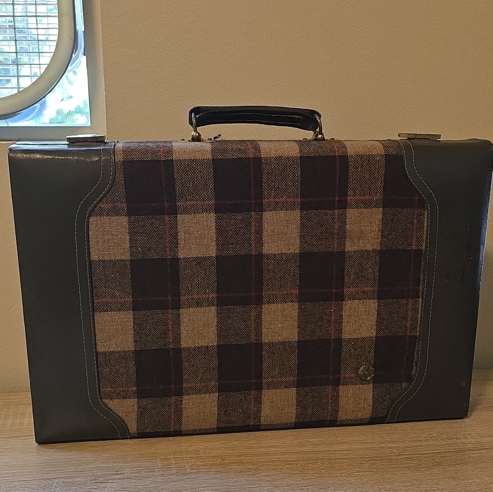 Folding Vintage Aries Backgammon Board Game Set w/ Plaid Carry Case, 2 Players,