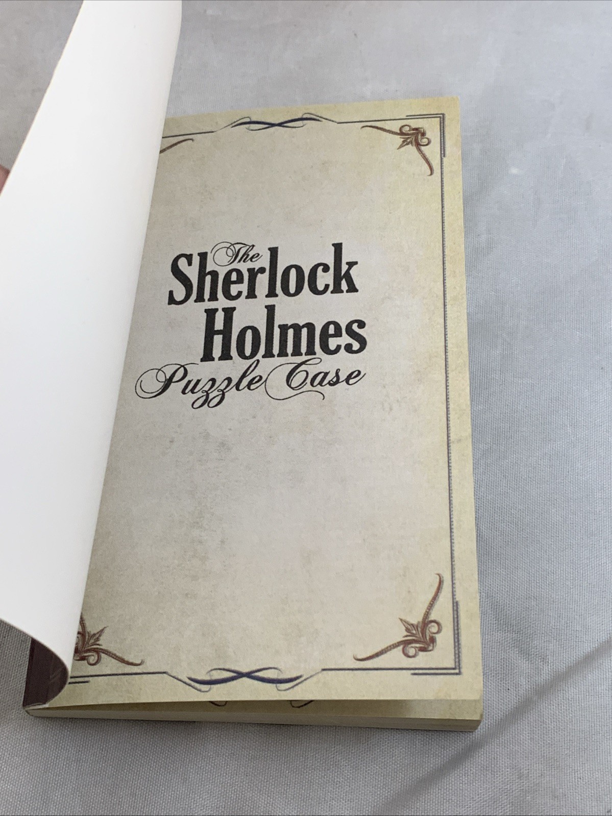 SHERLOCK Holmes Puzzle Case Game Box Sterling Innovation Open Box Complete