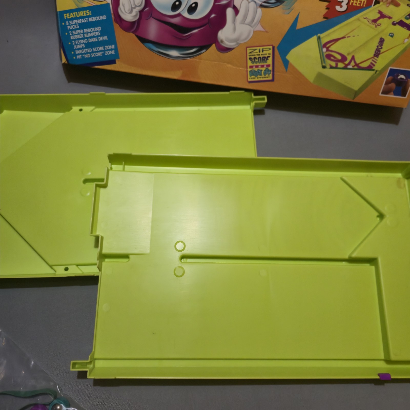 REBOUND GIGANTIC GAME OF SKILL, ANGLES AND ACTION! BOARD GAME 1994 TYCO