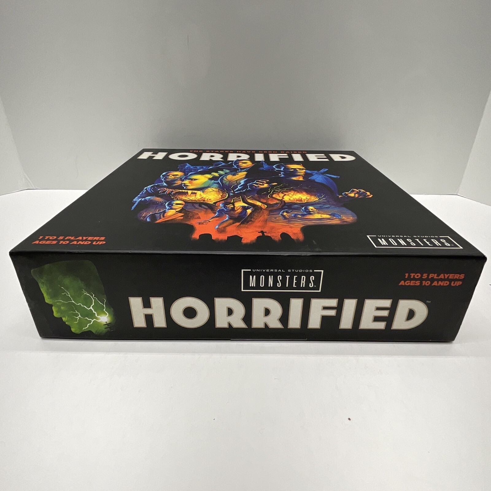 HORRIFIED Universal Studios Monsters Strategy Board Game Dracula Frankenstein