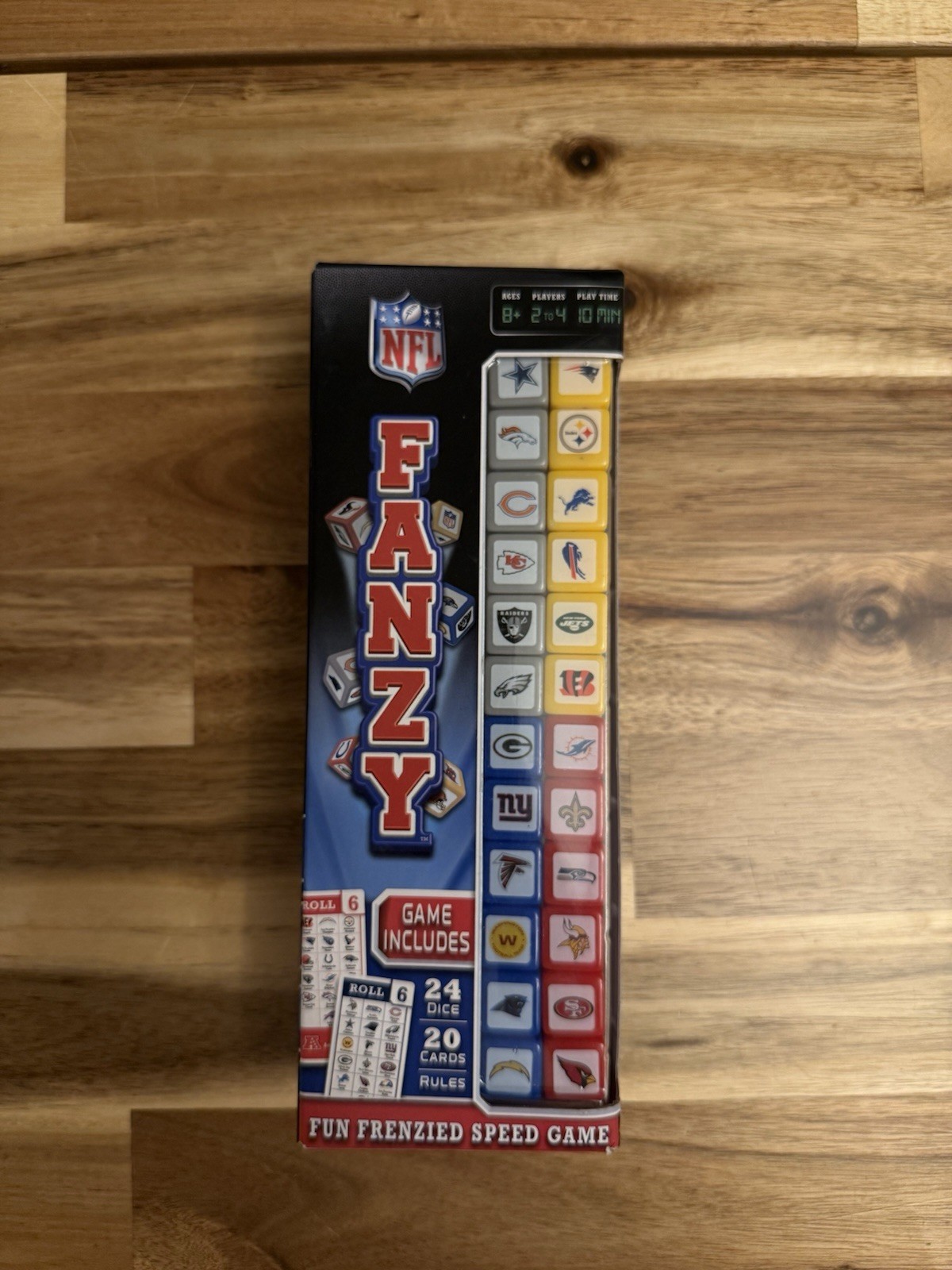 NFL Fanzy Dice Game Fast Paced 24 Dice 20 Cards All 32 Teams Sports