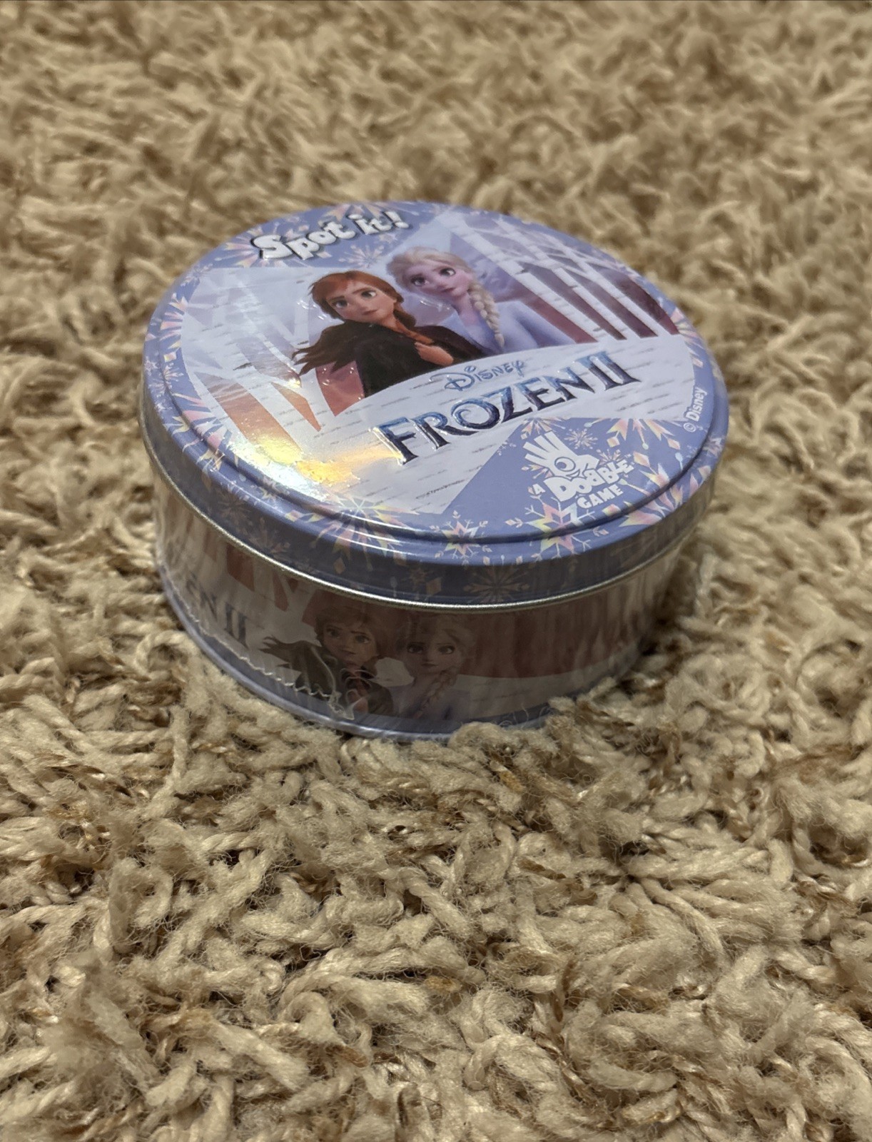 Disney FROZEN II Spot it! Card in Tin