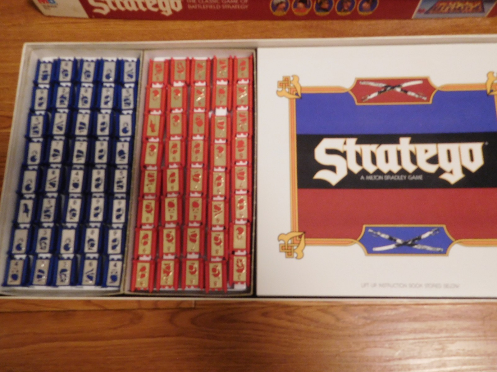 Stratego Battlefield Strategy Board Game Complete 4916 Milton Bradley 1986