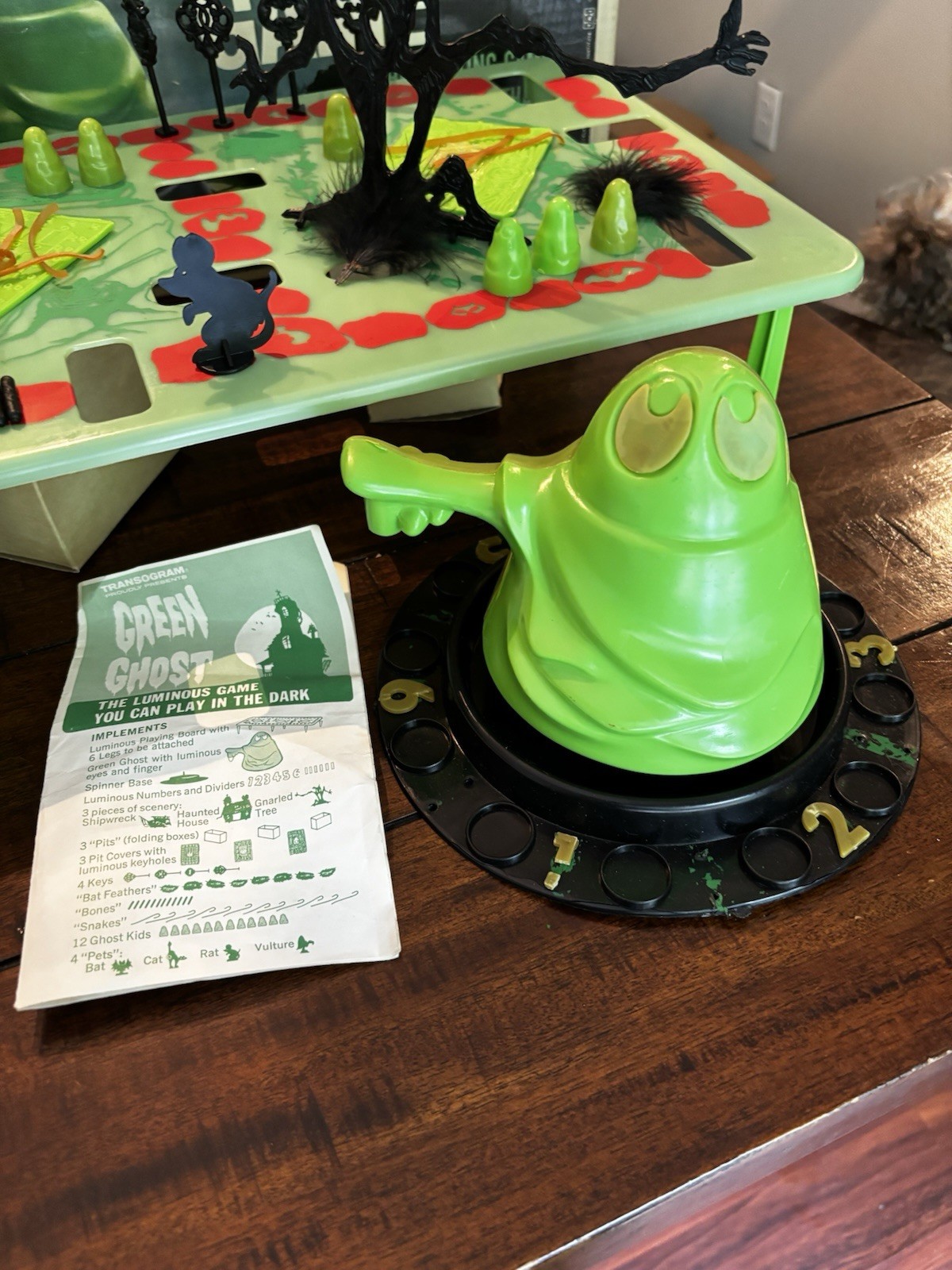 Vintage 1965 Green Ghost Glow In the Dark Board Game 99% Complete Excellent Box!
