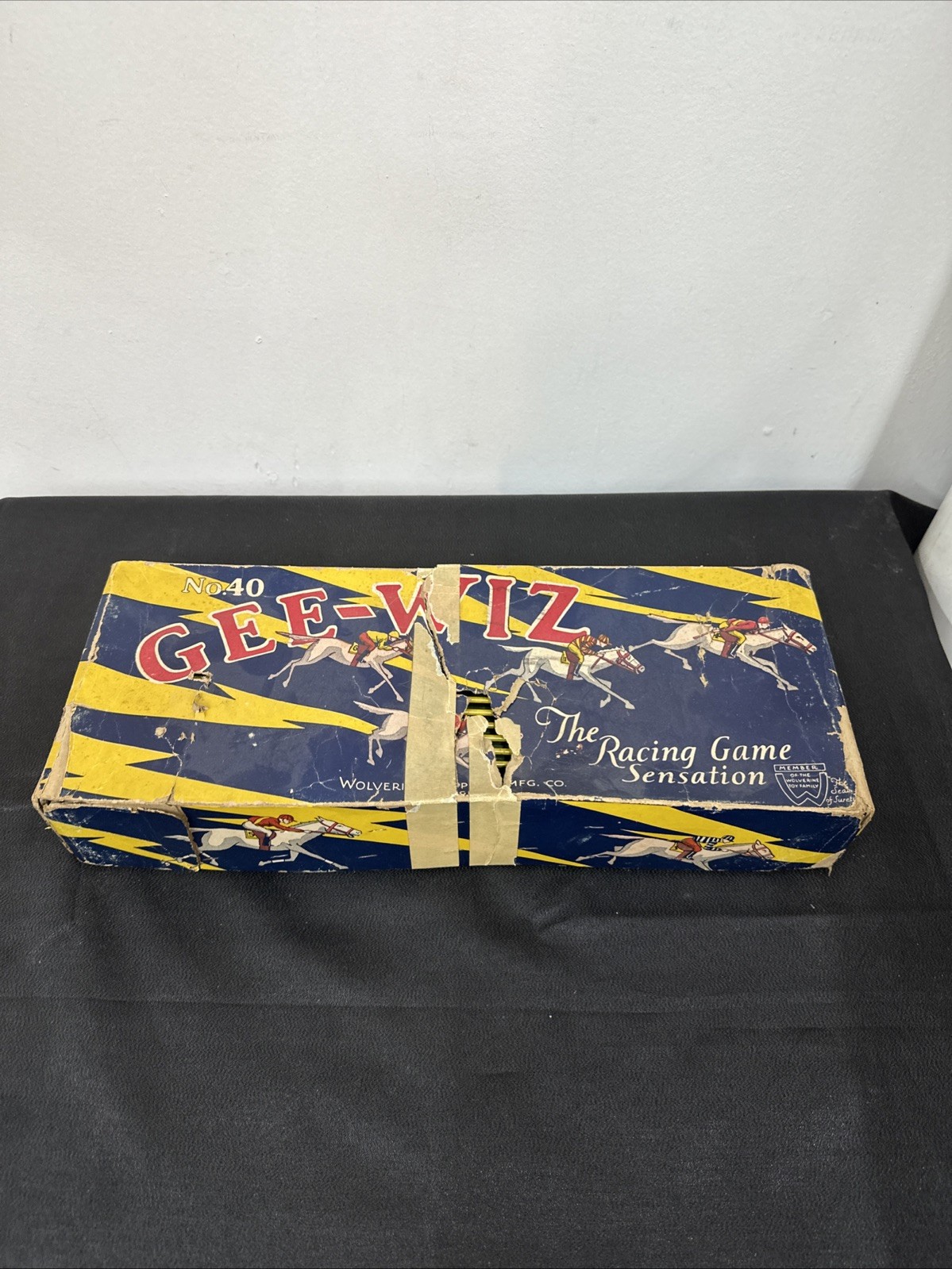 Vintage Gee-Wiz No.40 Racing Game Tin Litho Simulator Wolverine Horse Race Box