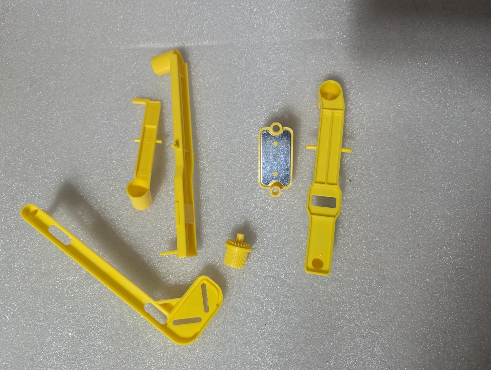PART: 6 Yellow Inner Arm Knob Gear TOMY Screwball Scramble Marble Run 2022 Game