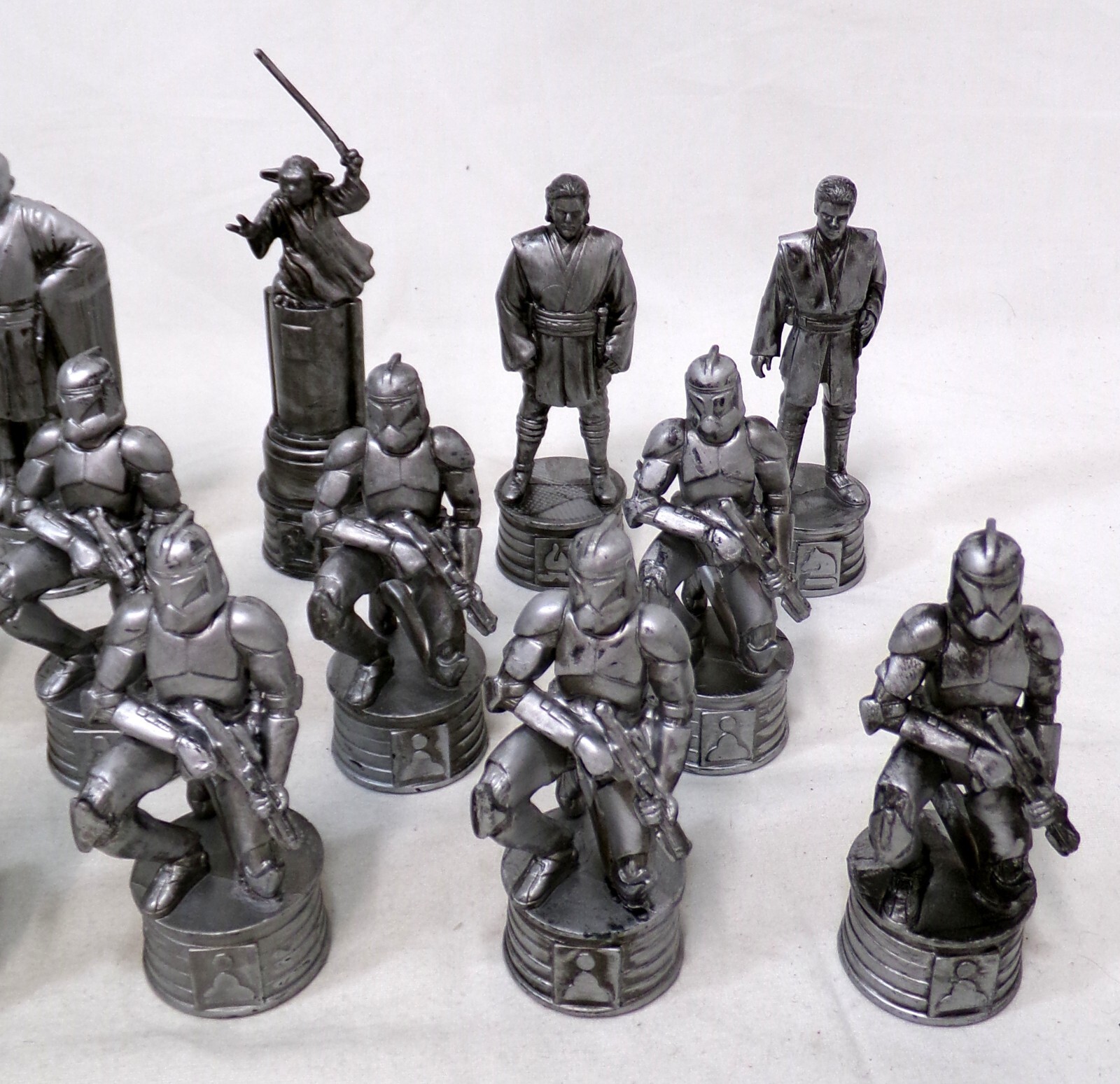 Parker Brothers Star Wars Attack of the Clones Chess Pieces Lot of 22