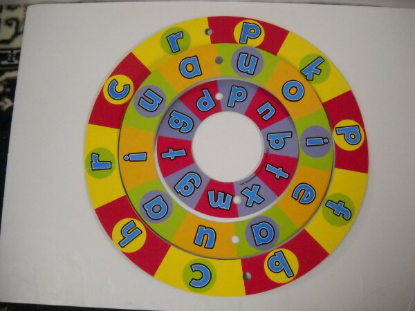 Learning Resources Ring A-Round Mix & Match CVC Word Game Self-Checking New!