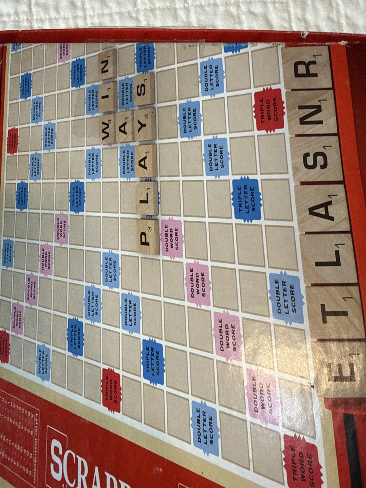 Hasbro Scrabble Board Game 2013 Edition A8166 Complete Modern Family Night