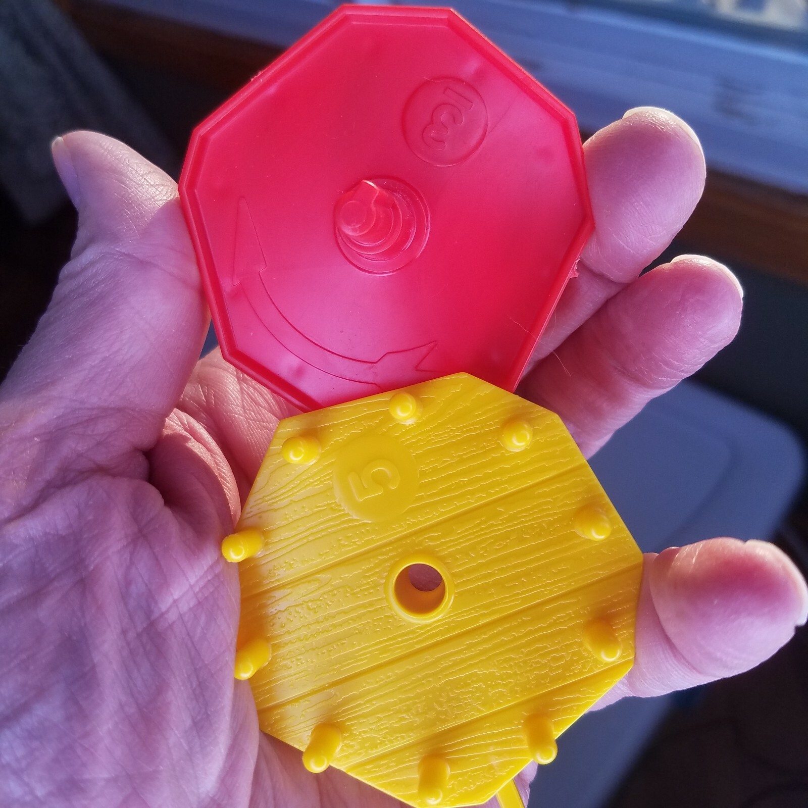 2005 Mouse Trap Board Game Replacement Red Yellow Gear Part 3 and 5 Bin16