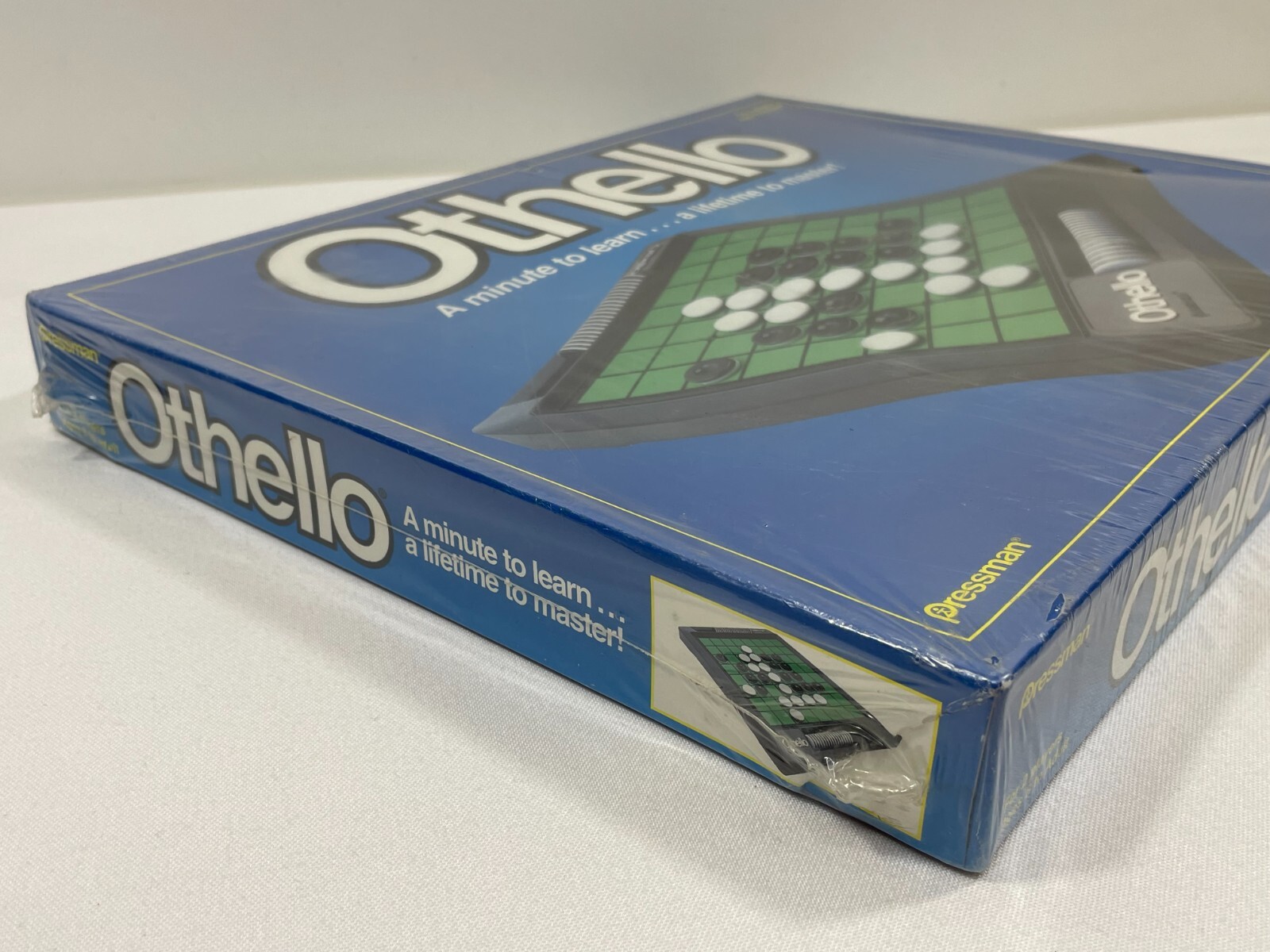 Vintage 1998 Othello Board Game by Pressman New Sealed