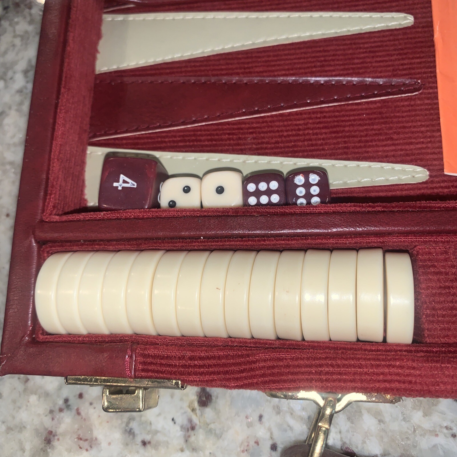 Cambor Backgammon Set. 4 Dice Cups Checkers Doubling Cube Maroon Size 11”x8” Vtg