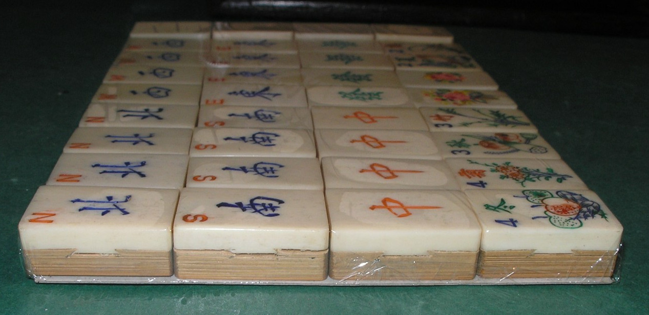 Rare 1920s Bone Bamboo Mahjong Set with Teak Case