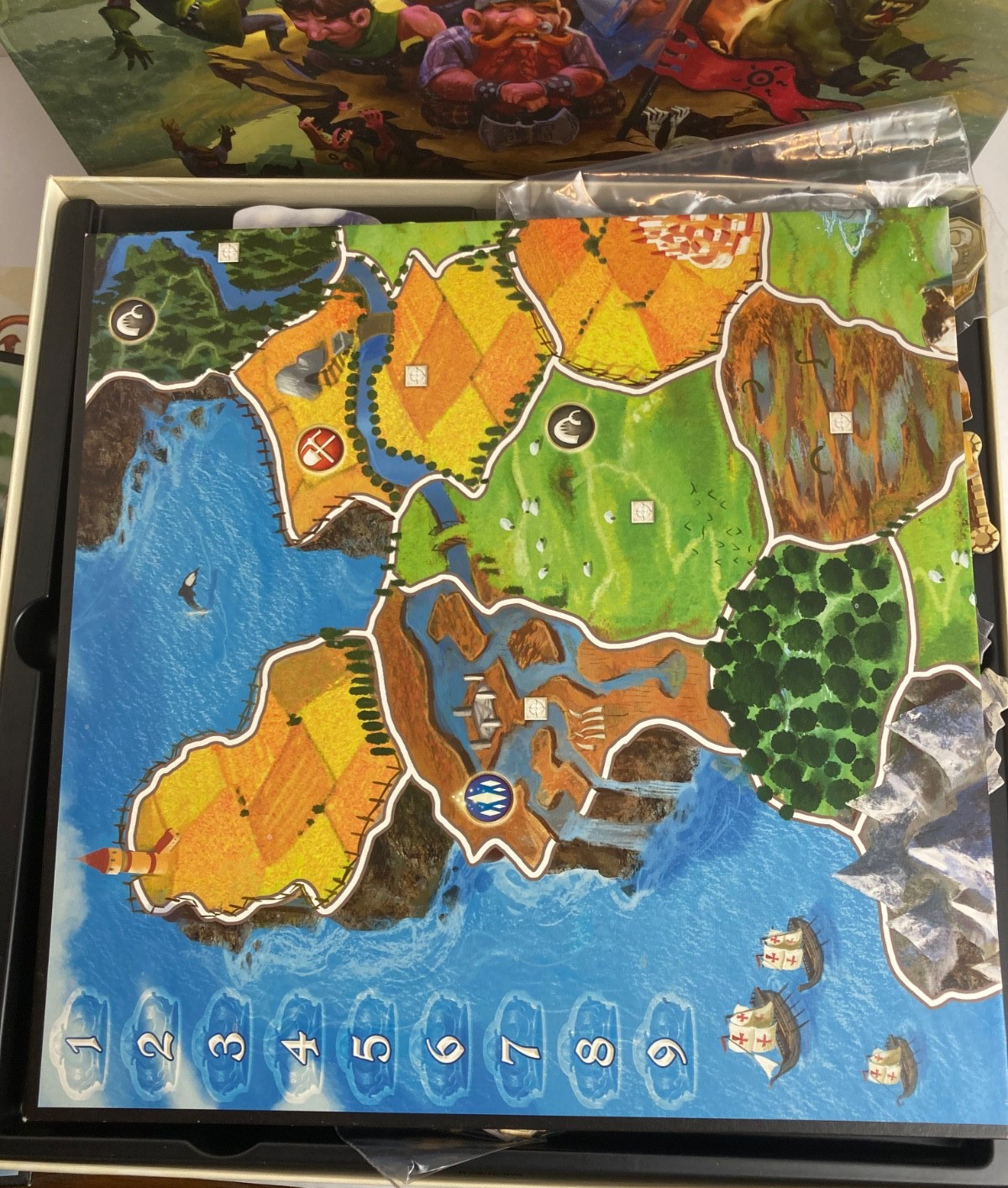 Small World Board Game Days of Wonder 2009 Complete 2-5 Players Fantasy Strategy
